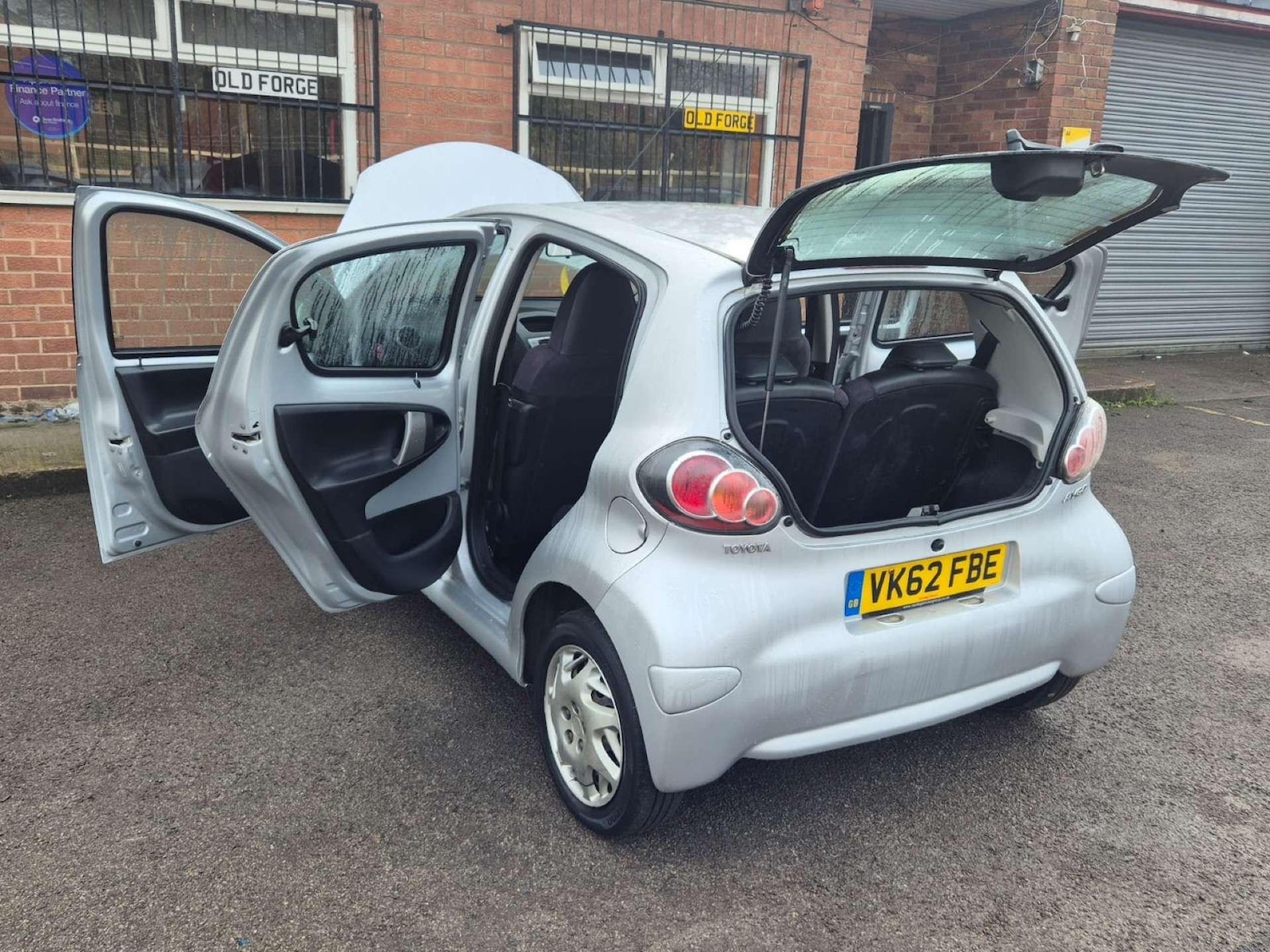 Used Toyota AYGO 2012 for sale - 77924922: Photo 18