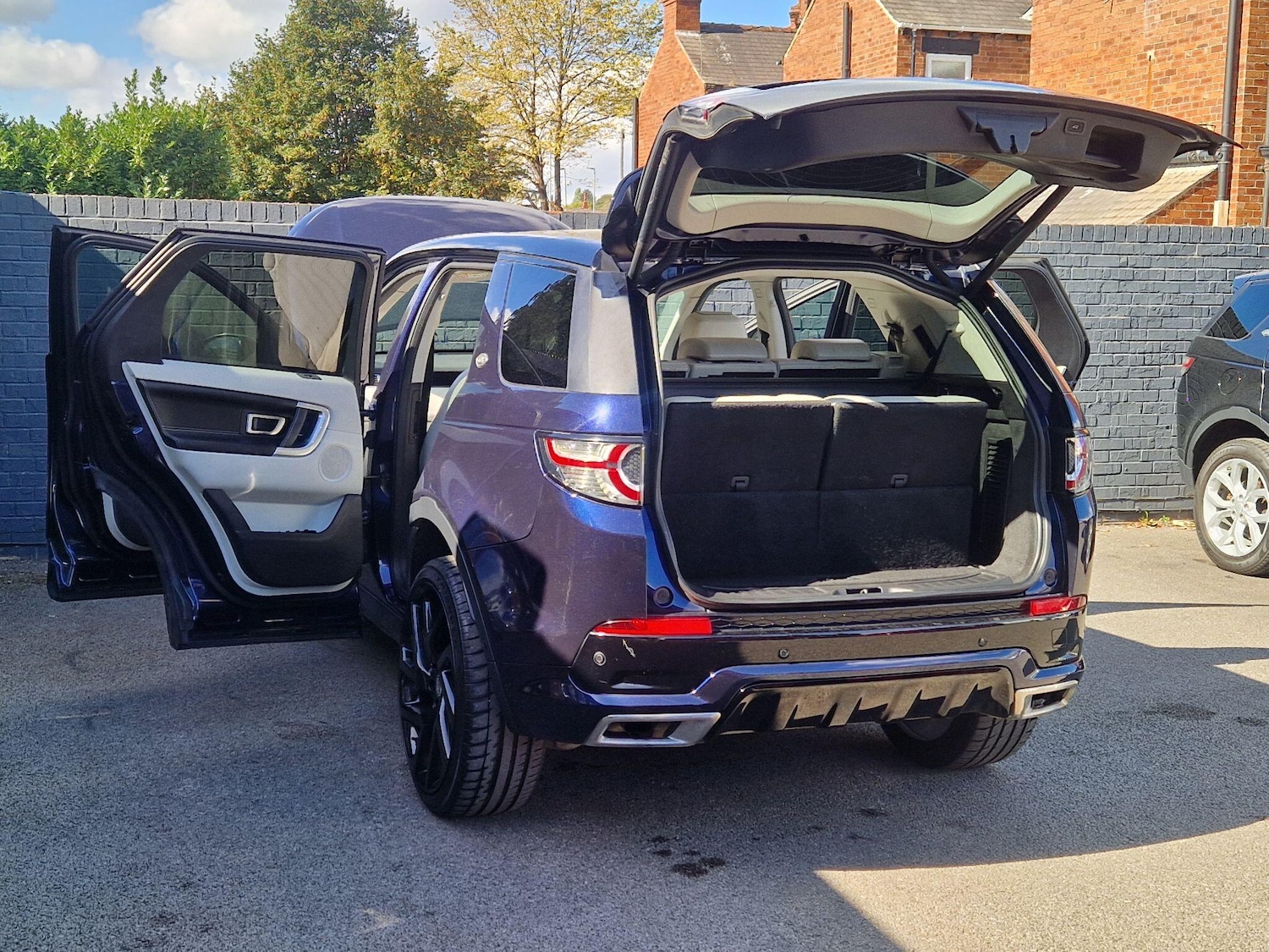 Used Land Rover Discovery Sport 2017 for sale - 77683925: Photo 19