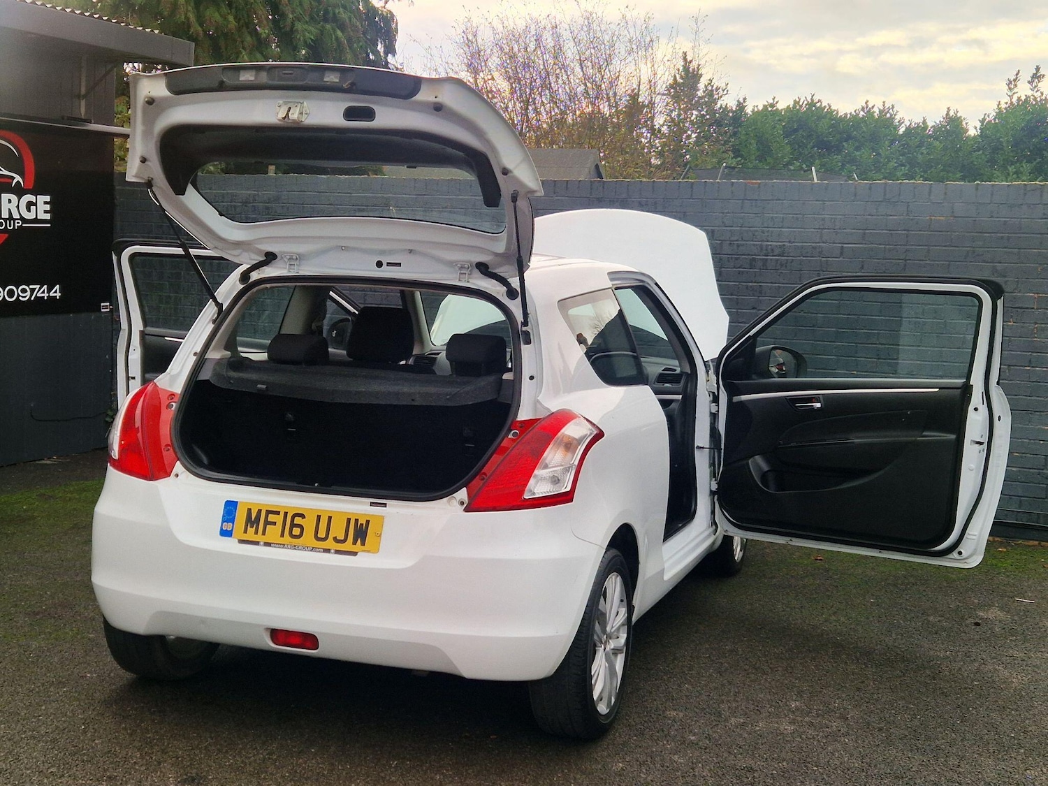 Used Suzuki Swift 2016 for sale - 76912762: Photo 21