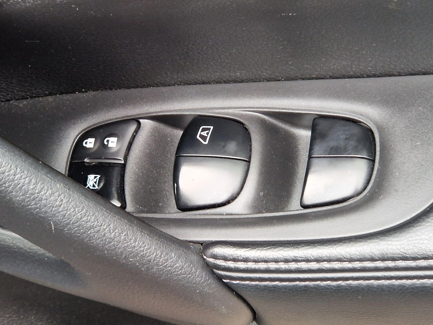 Used Nissan X-Trail for sale - 78115301: Photo 32