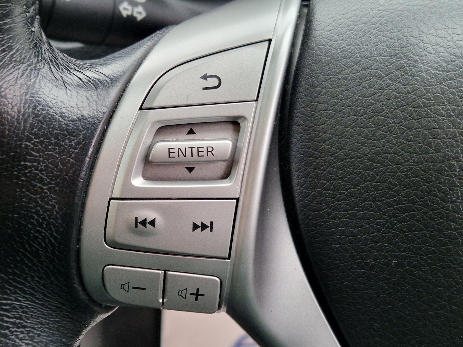 Used Nissan X-Trail for sale - 78115301: Photo 48