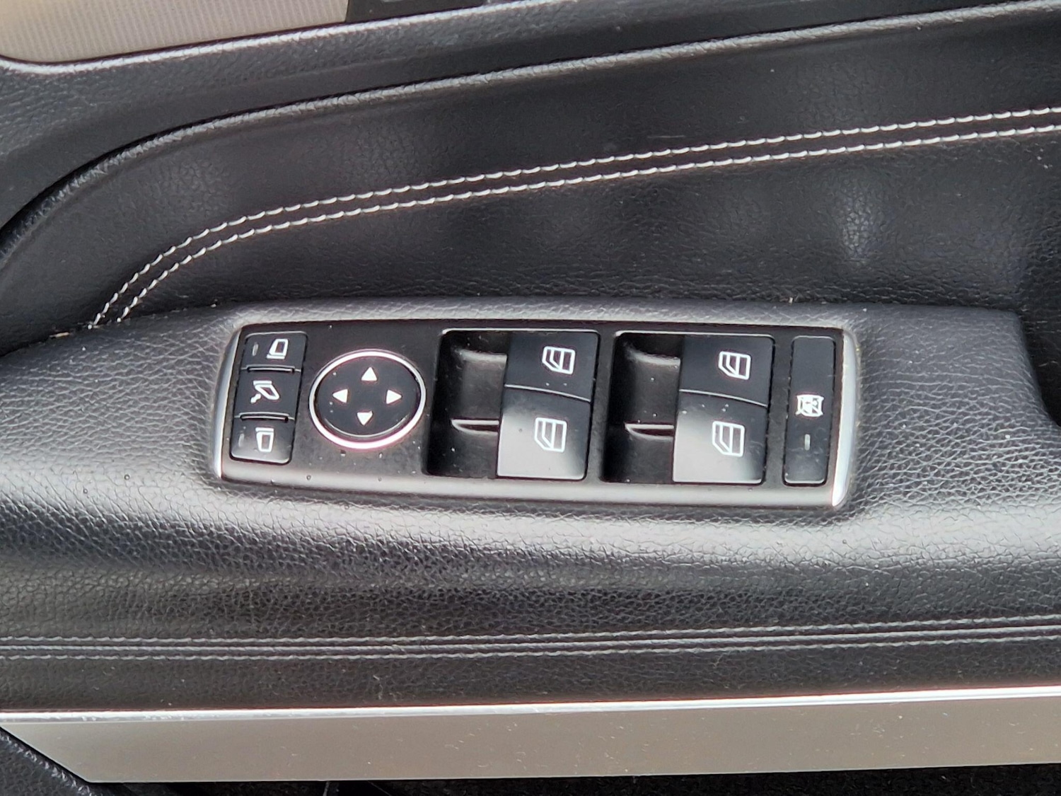 Used Mercedes-Benz E Class 2015 for sale - 77683812: Photo 33