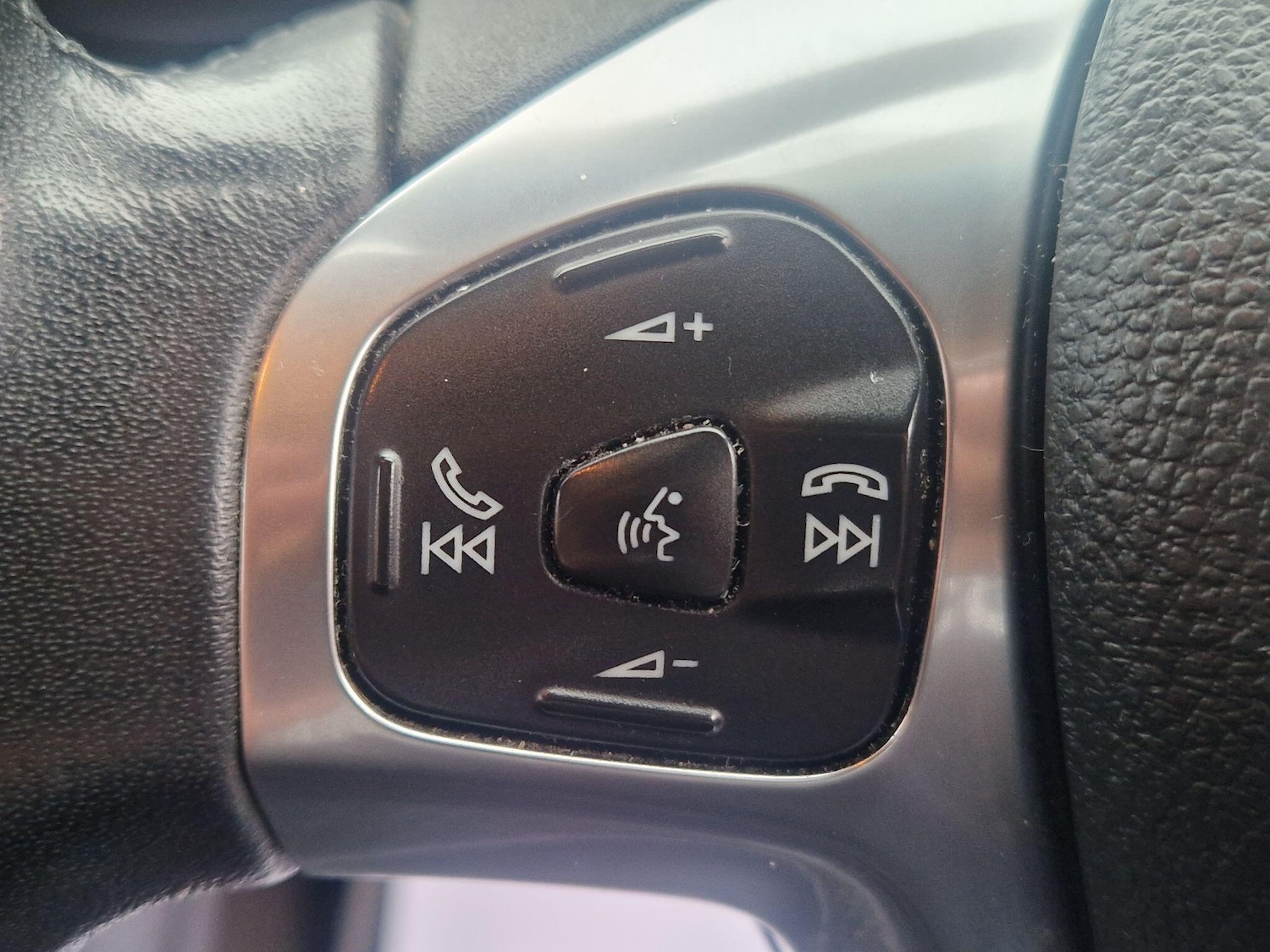 Used Ford Ecosport 2017 for sale - 76780883: Photo 47