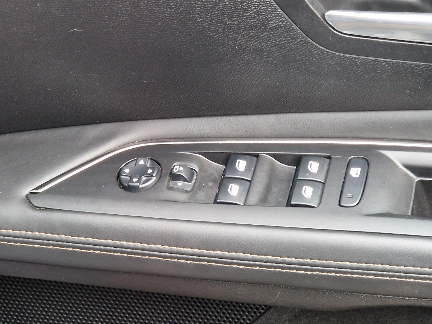 Used Peugeot 3008 2017 for sale - 77155721: Photo 32