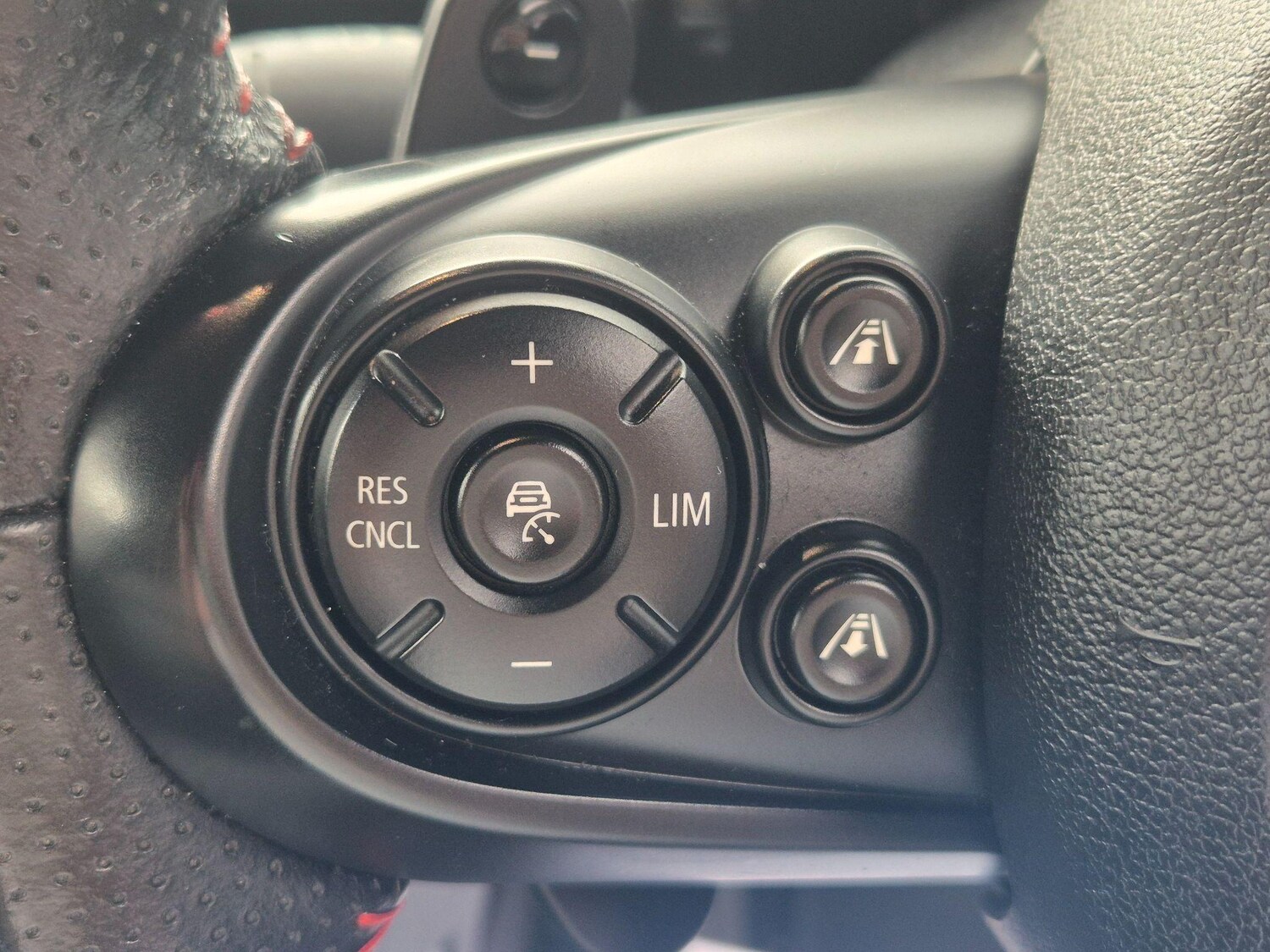 Used MINI Hatch 2016 for sale - 76781931: Photo 40