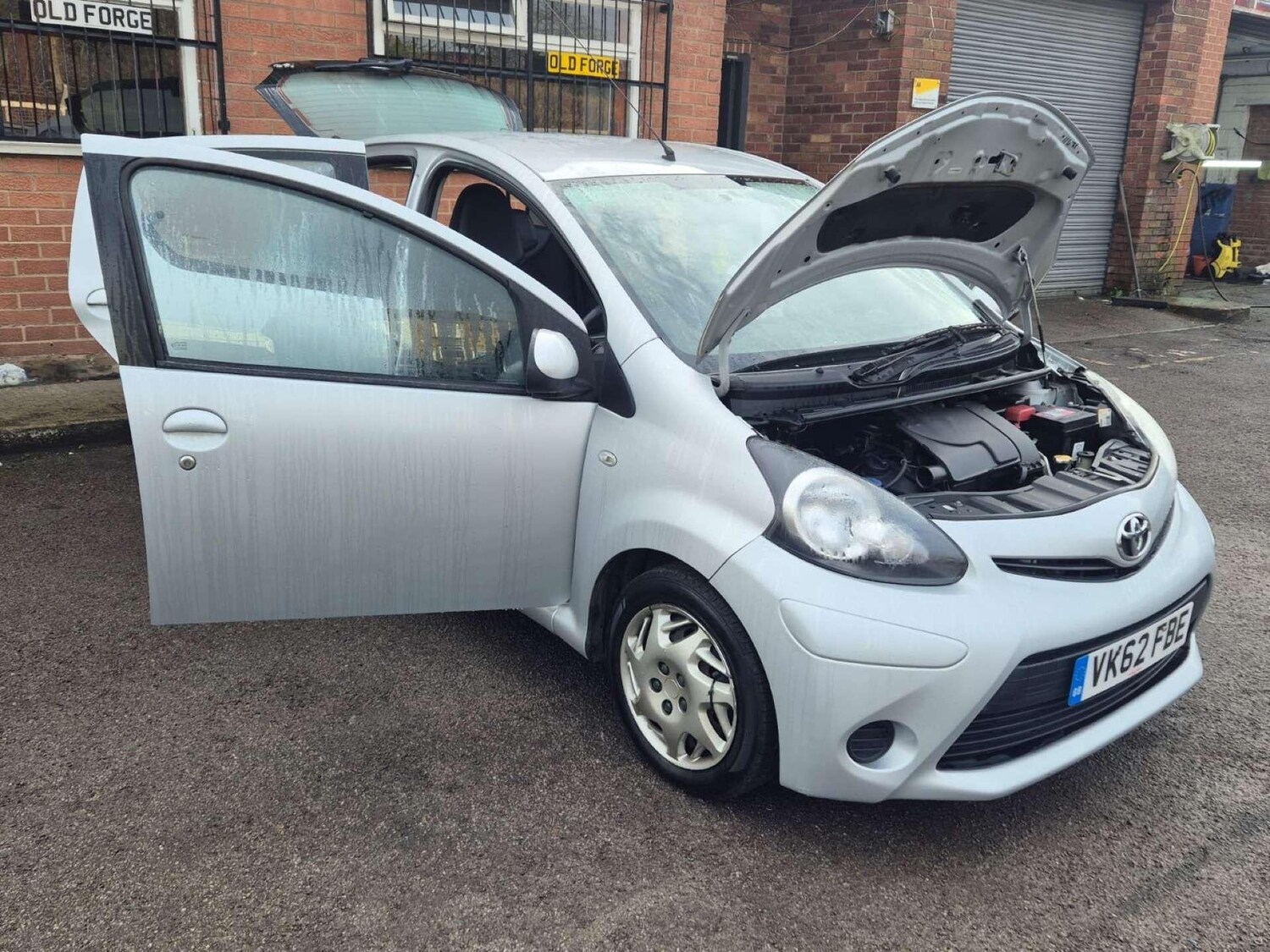 Used Toyota AYGO 2012 for sale - 76781035: Photo 11