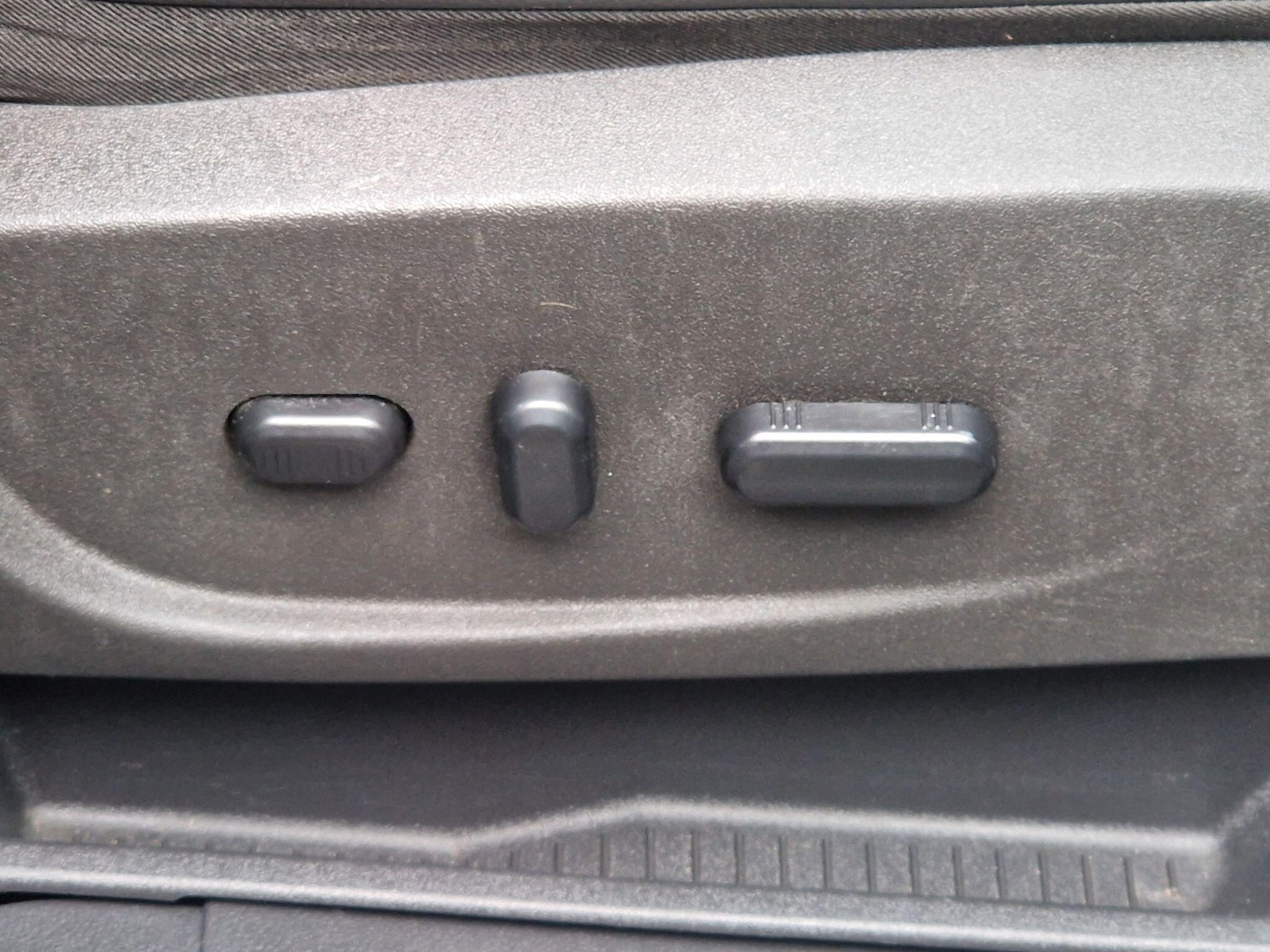 Used Ford Kuga 2015 for sale - 77358289: Photo 24