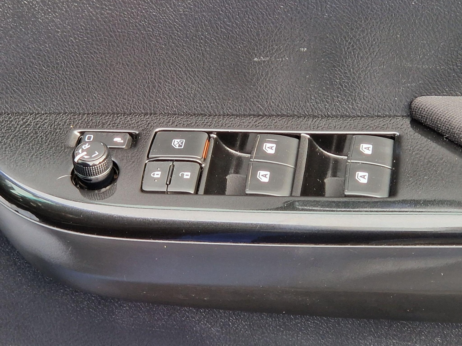 Used Toyota Hilux for sale - 77174872: Photo 31