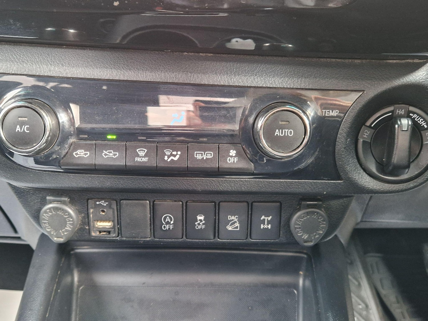 Used Toyota Hilux for sale - 77174872: Photo 50
