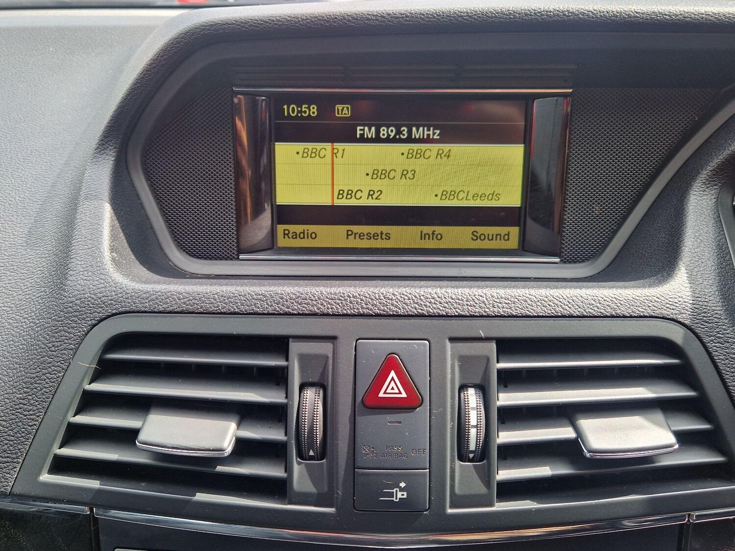 Used Mercedes-Benz E Class 2012 for sale - 76781040: Photo 41