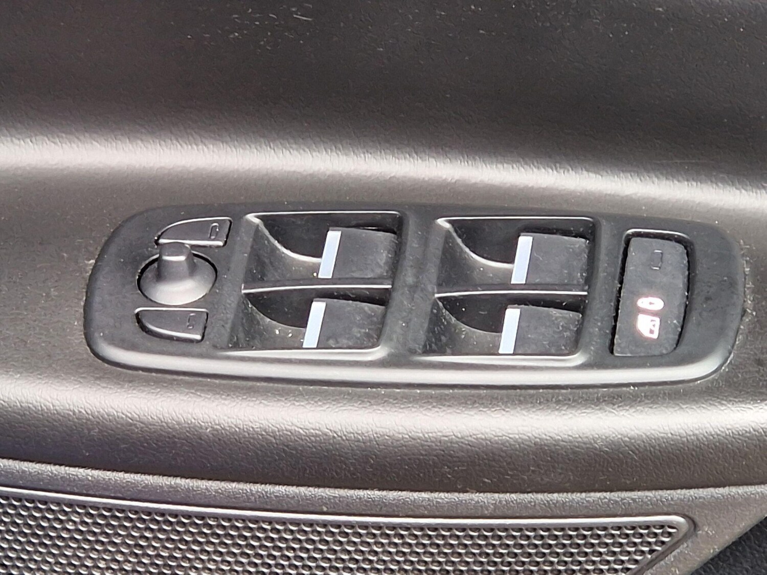 Used Jaguar XE for sale - 78115699: Photo 32