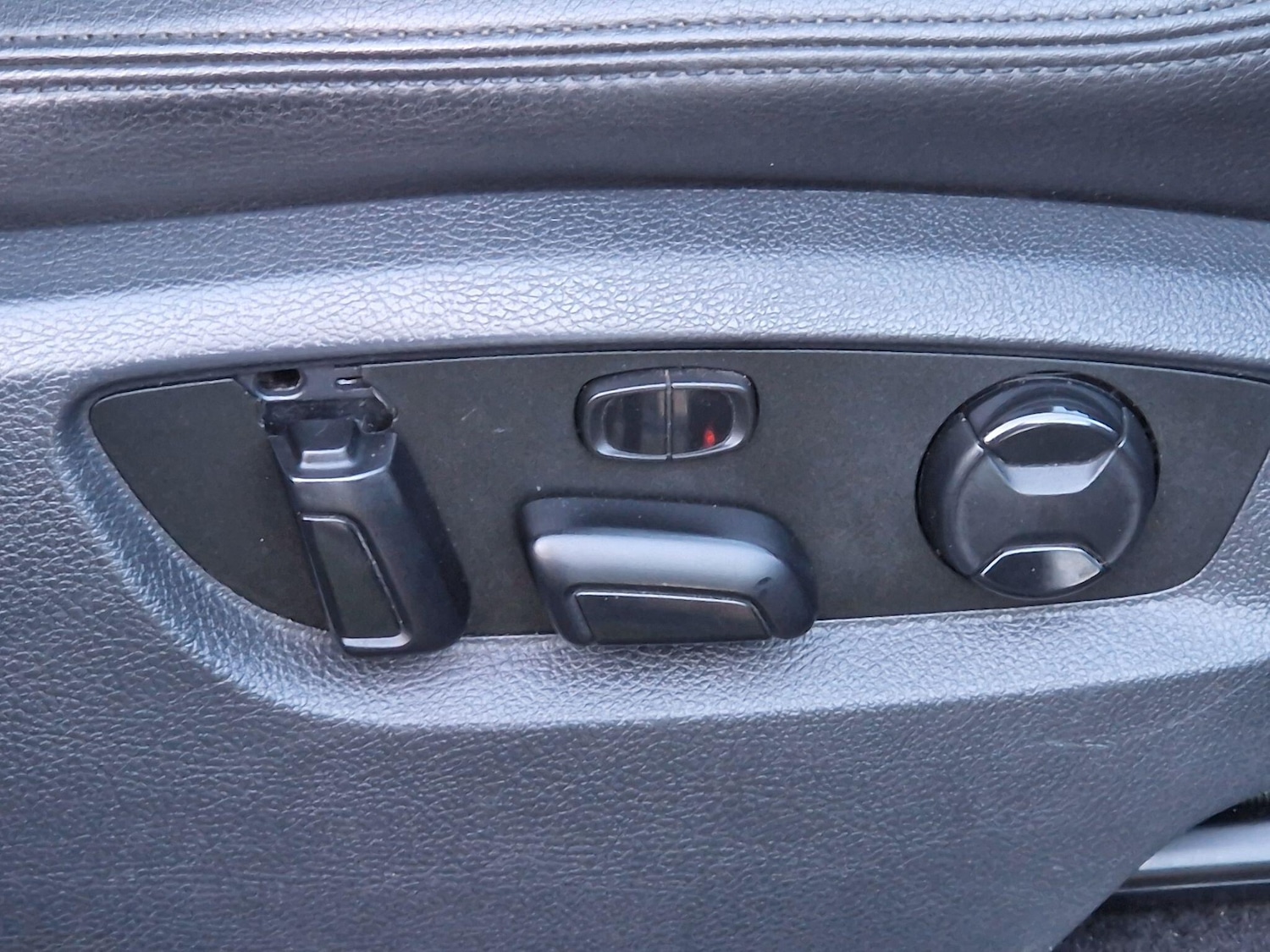 Used Volkswagen Touareg for sale - 77016848: Photo 30