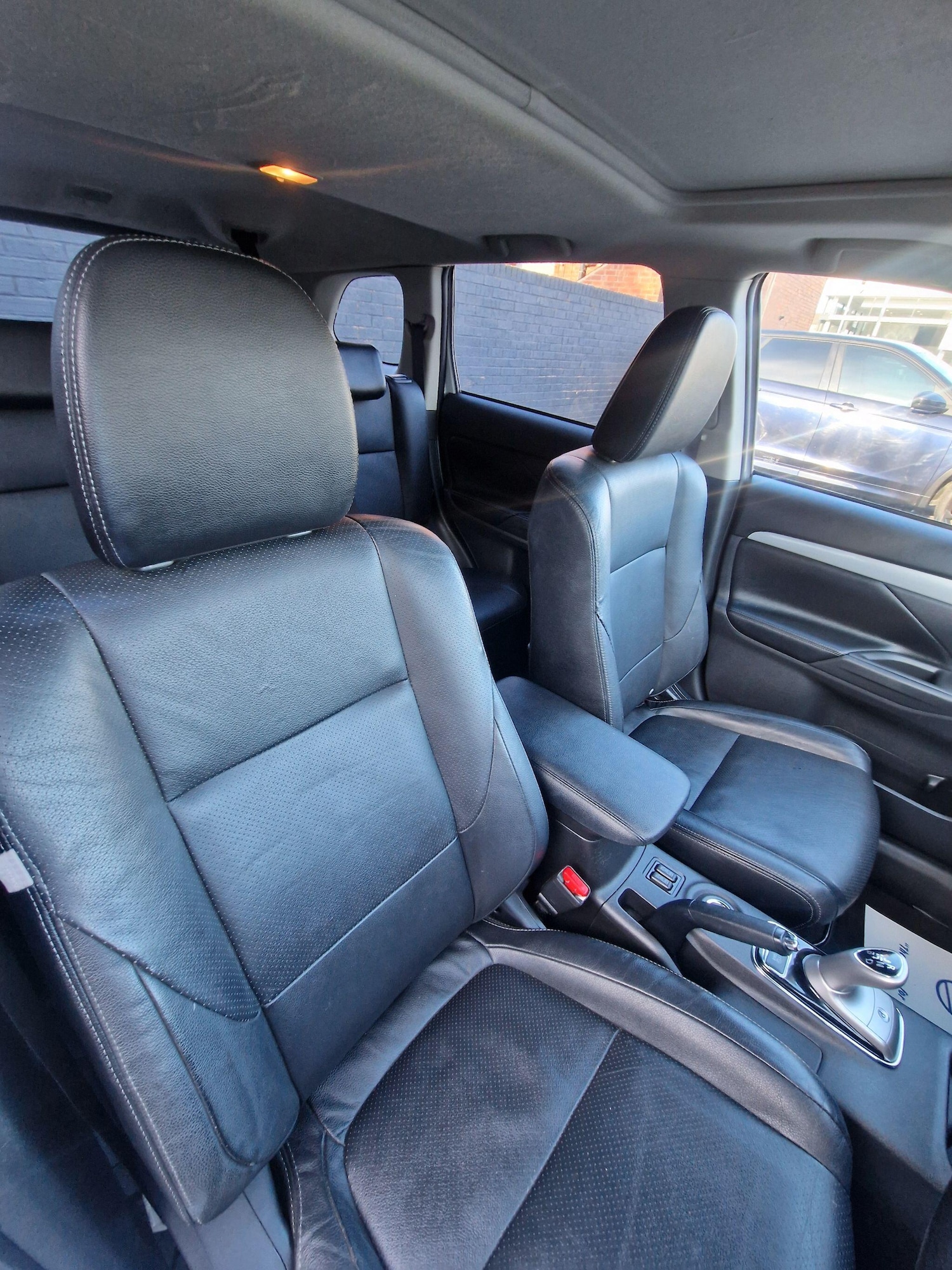 Used Mitsubishi Outlander 2015 for sale - 77230369: Photo 30