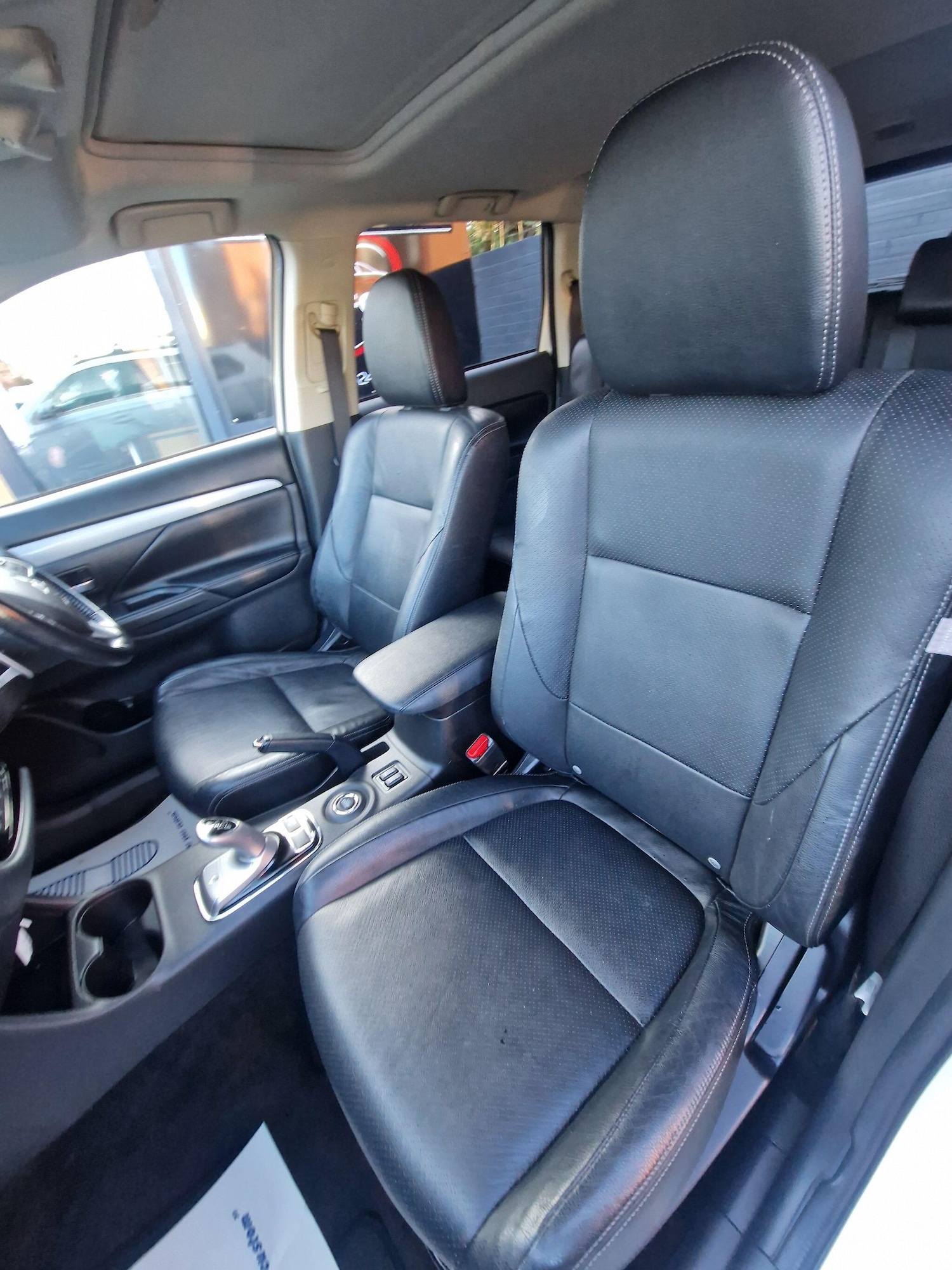 Used Mitsubishi Outlander 2015 for sale - 77230369: Photo 37