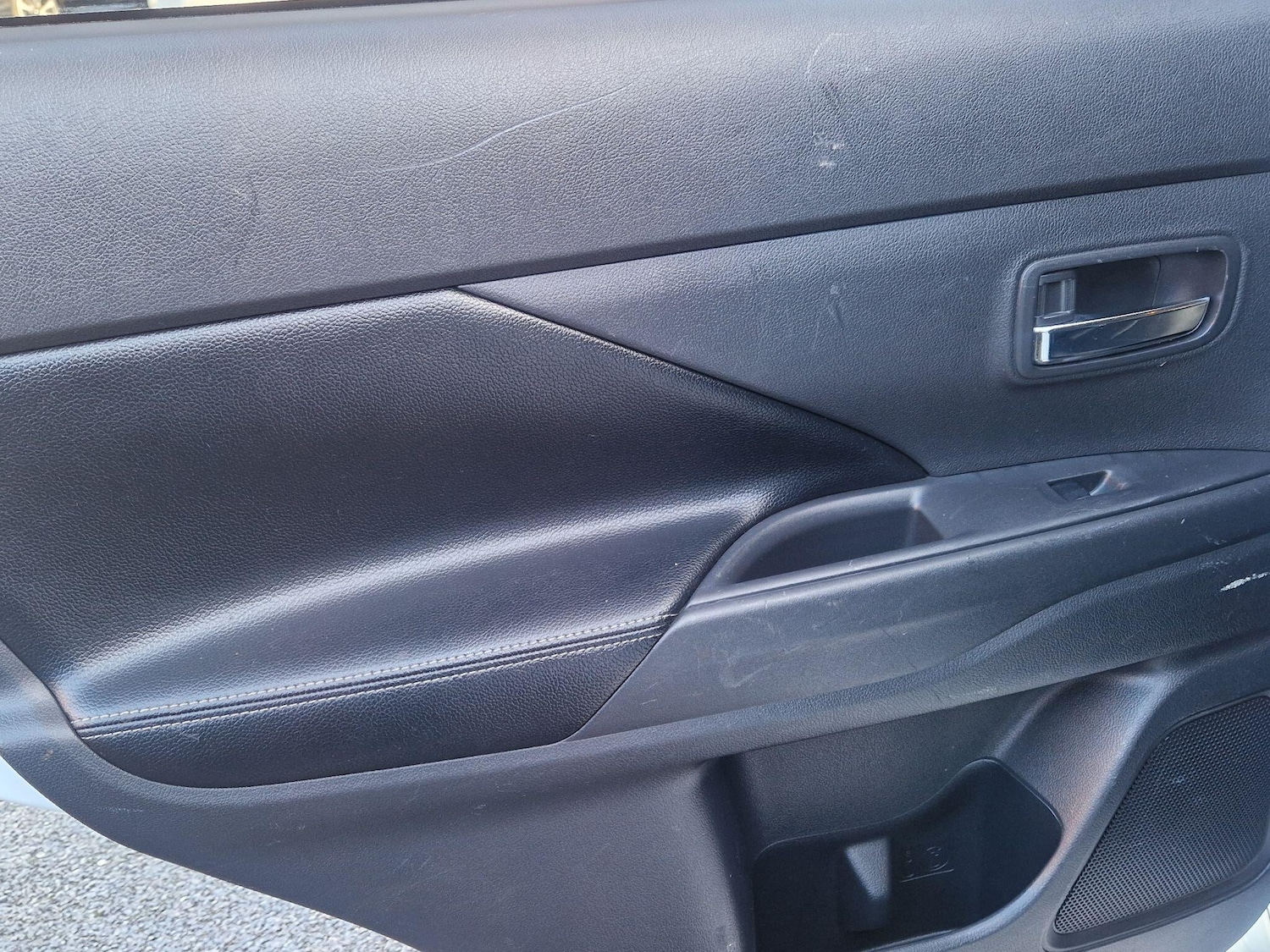 Used Mitsubishi Outlander 2015 for sale - 77230369: Photo 41