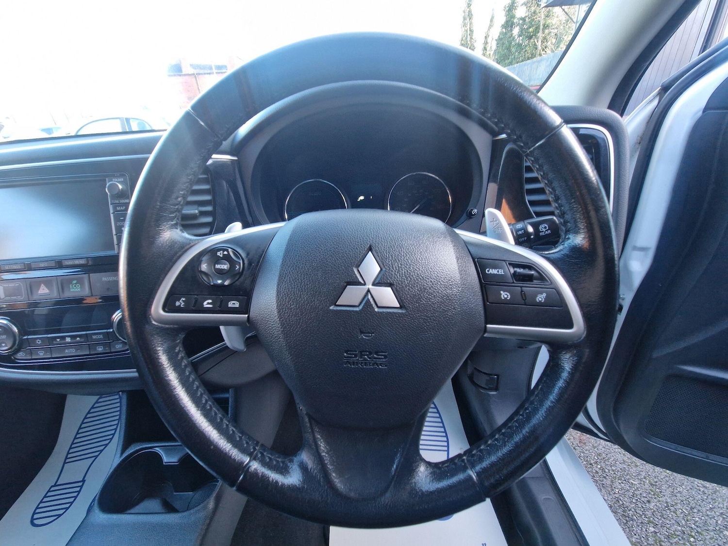 Used Mitsubishi Outlander 2015 for sale - 77230369: Photo 45