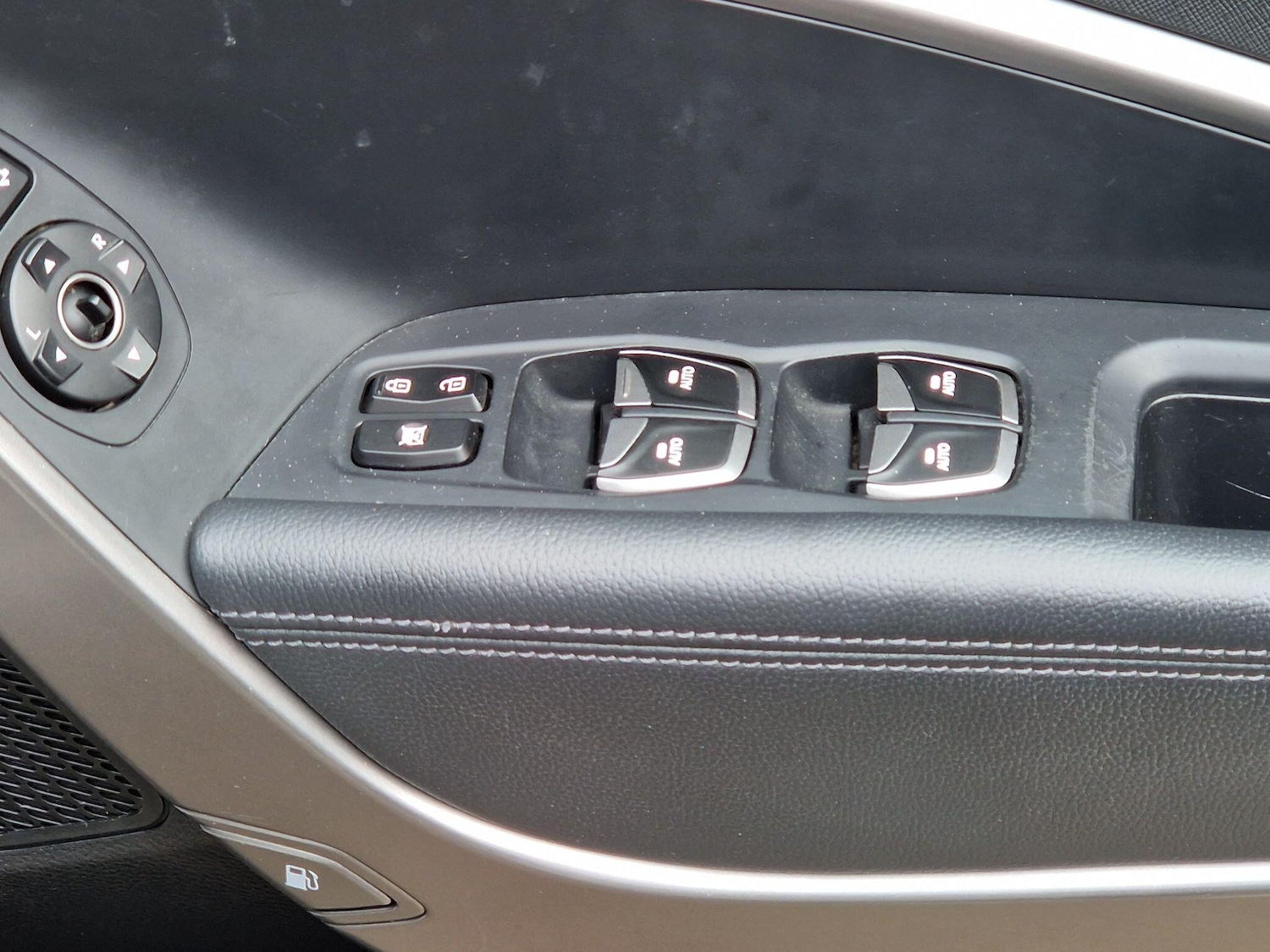 Used Hyundai Santa Fe 2013 for sale - 78047697: Photo 32