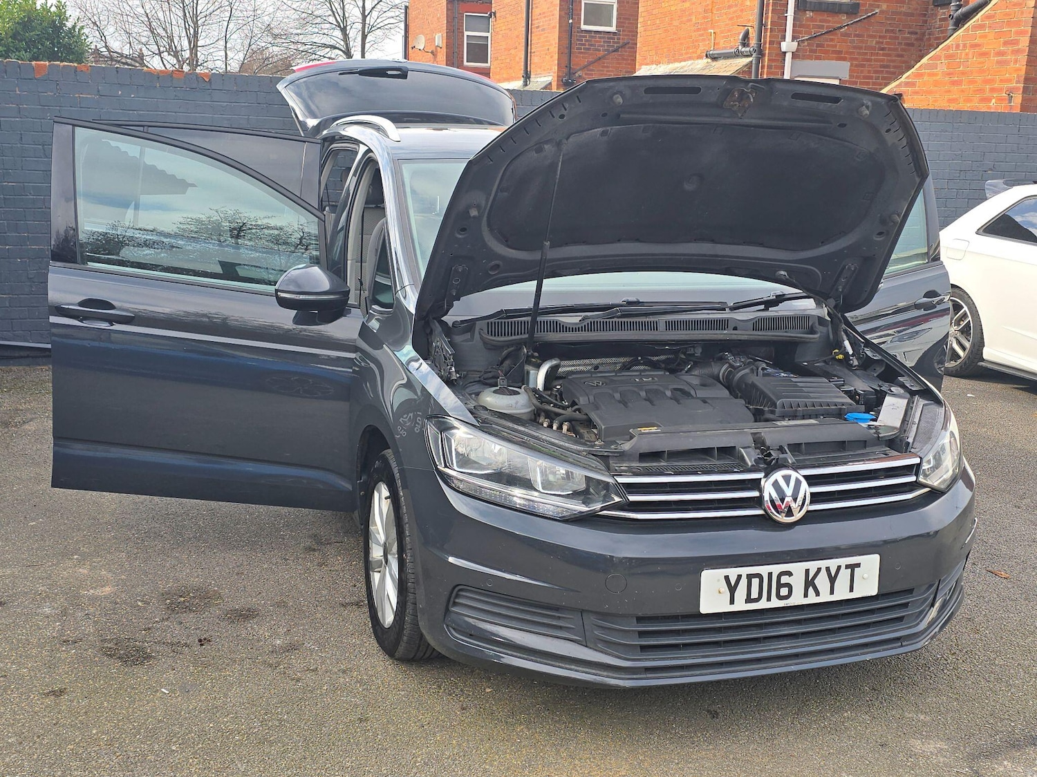 Used Volkswagen Touran for sale - 77808825: Photo 12