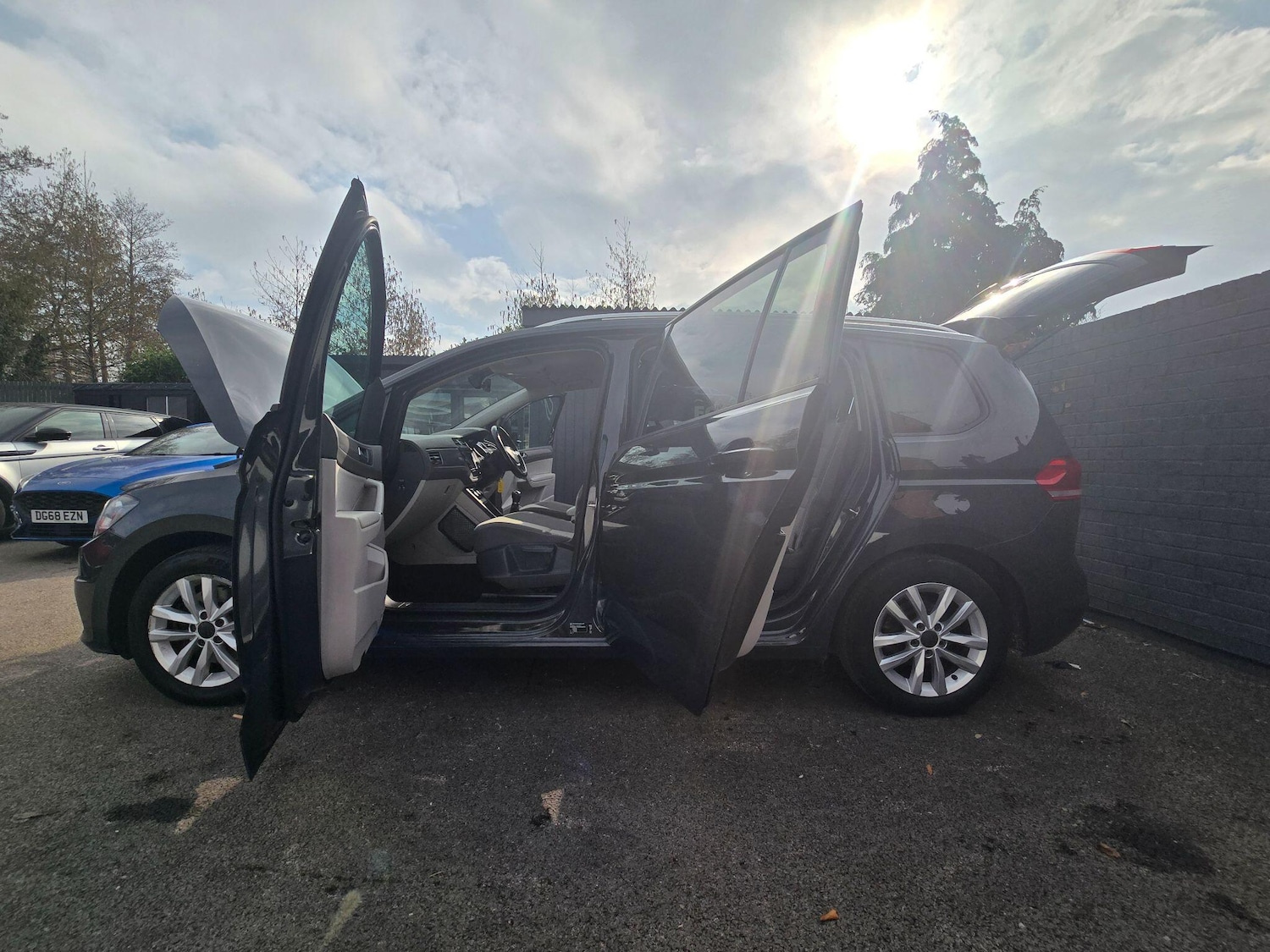 Used Volkswagen Touran for sale - 77808825: Photo 15