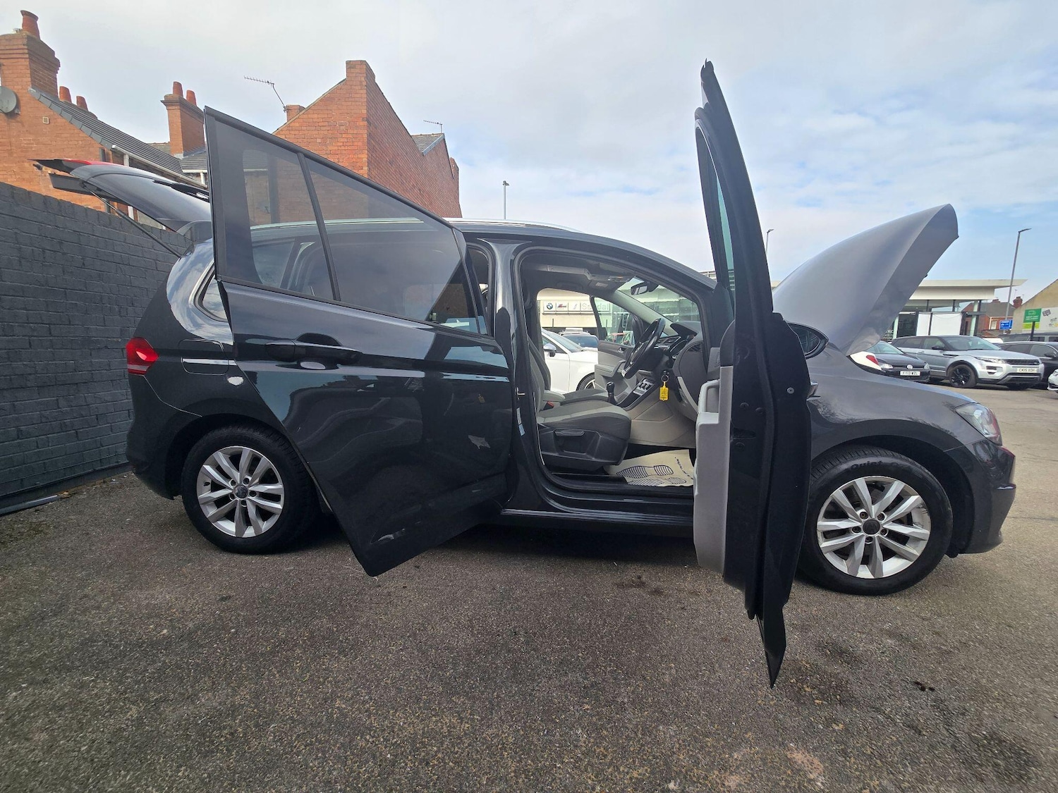 Used Volkswagen Touran for sale - 77808825: Photo 22