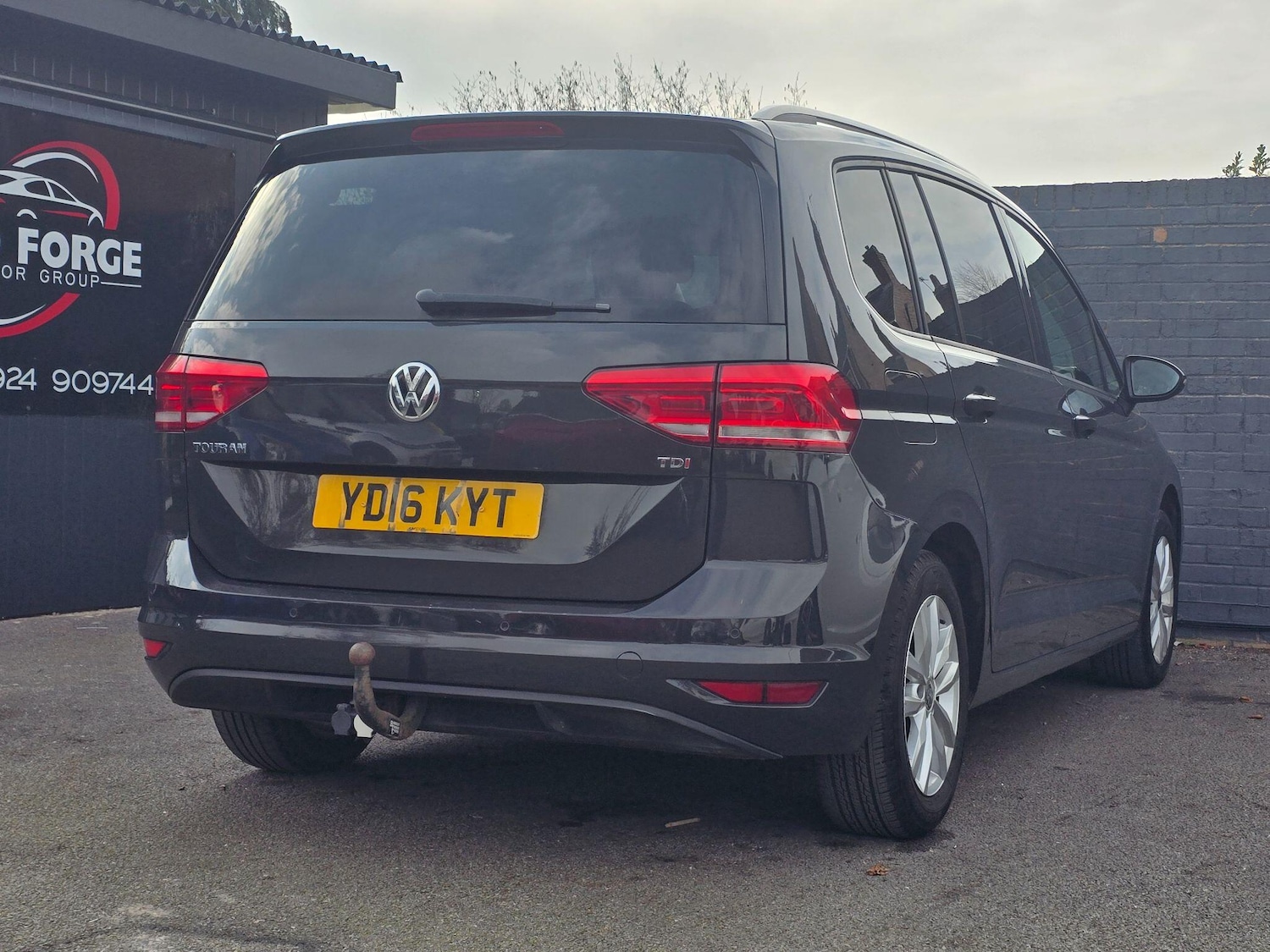 Used Volkswagen Touran for sale - 77808825: Photo 25