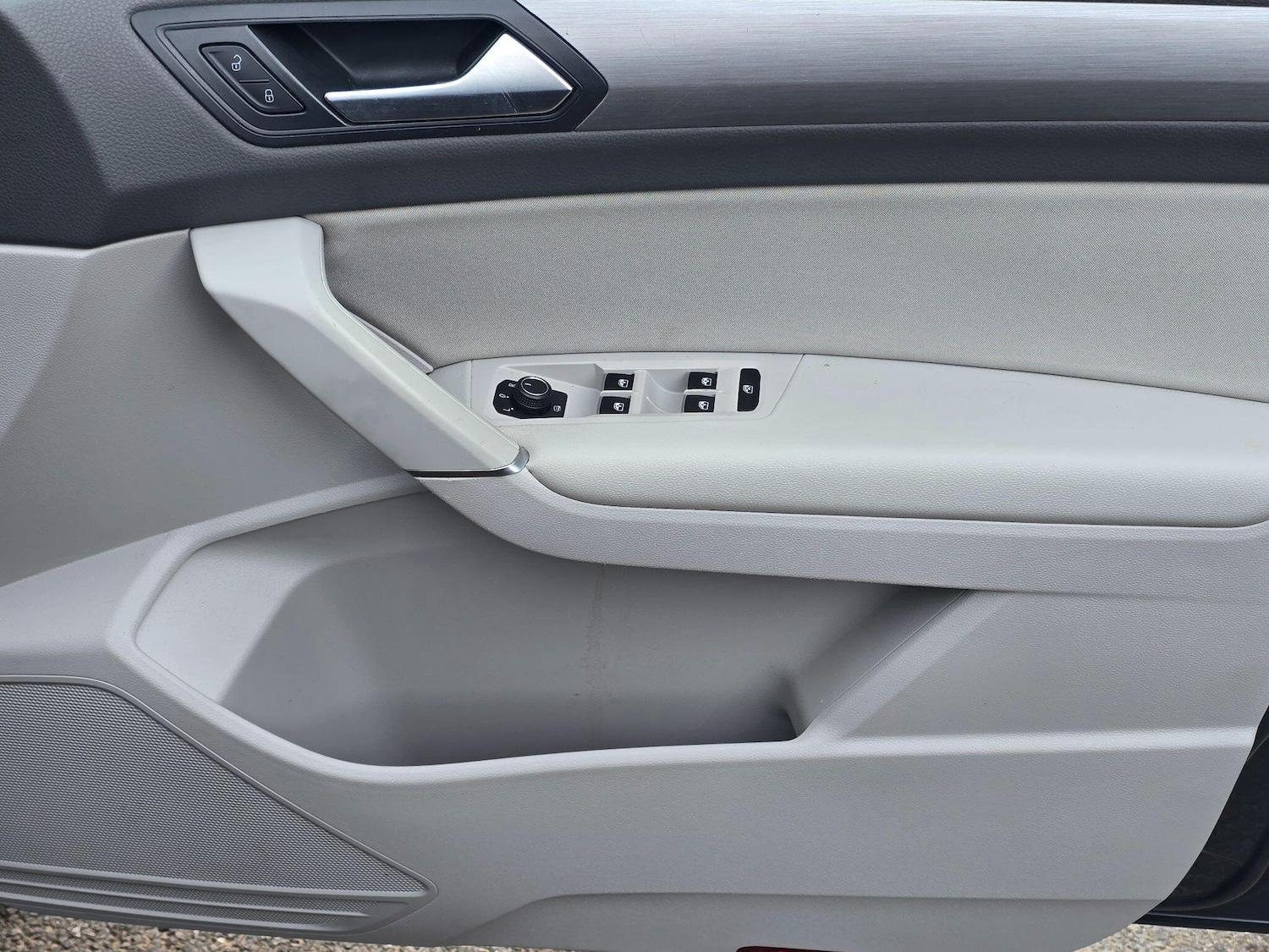 Used Volkswagen Touran for sale - 77808825: Photo 30