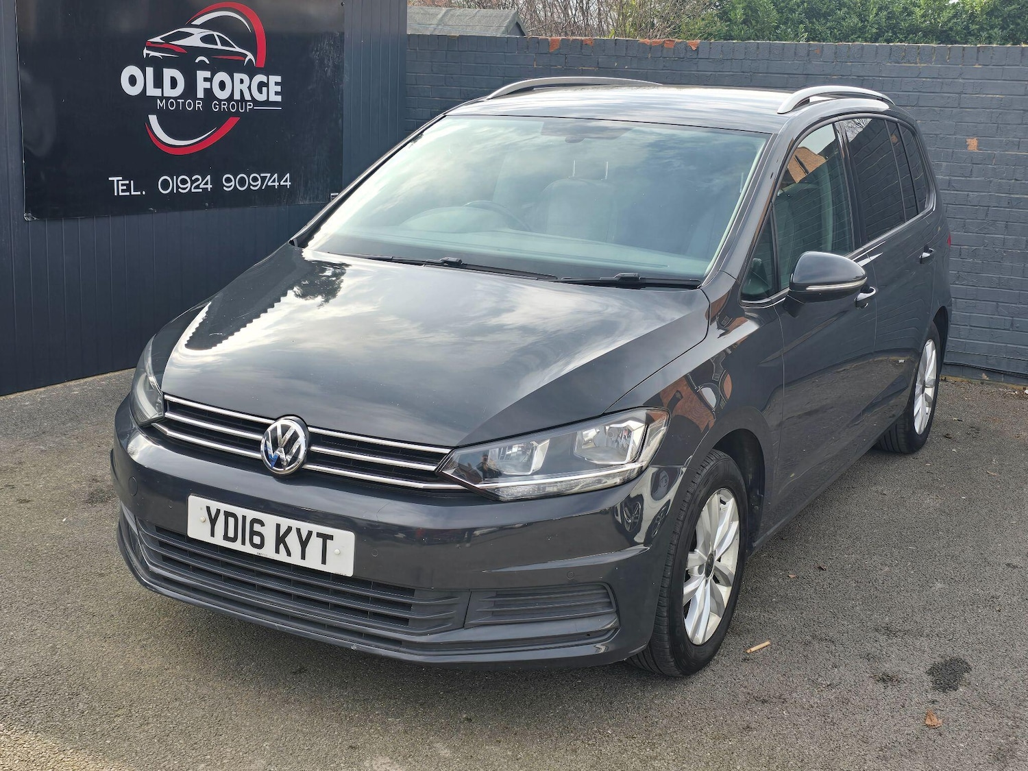 Used Volkswagen Touran for sale - 77808825: Photo 5