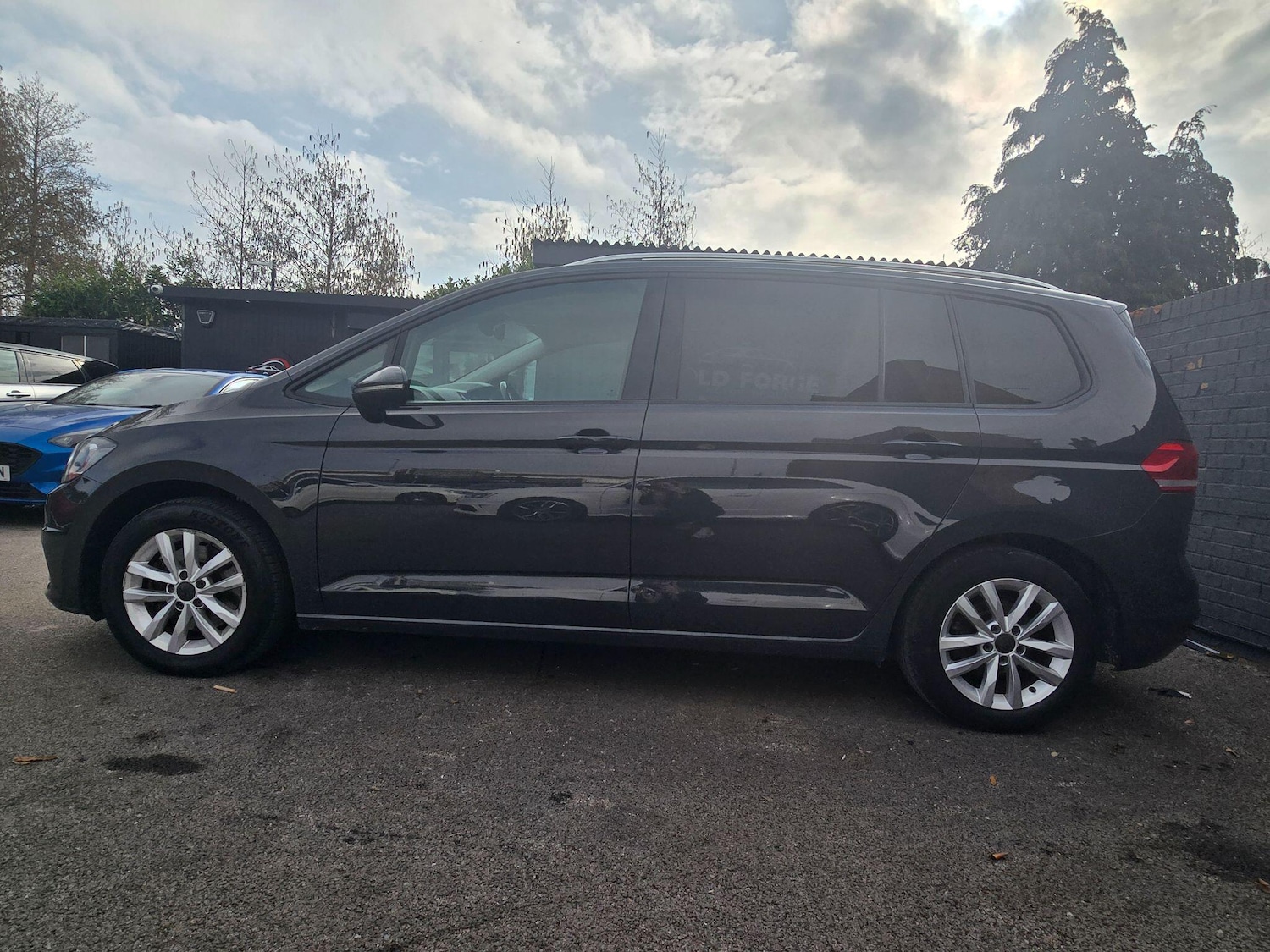 Used Volkswagen Touran for sale - 77808825: Photo 6