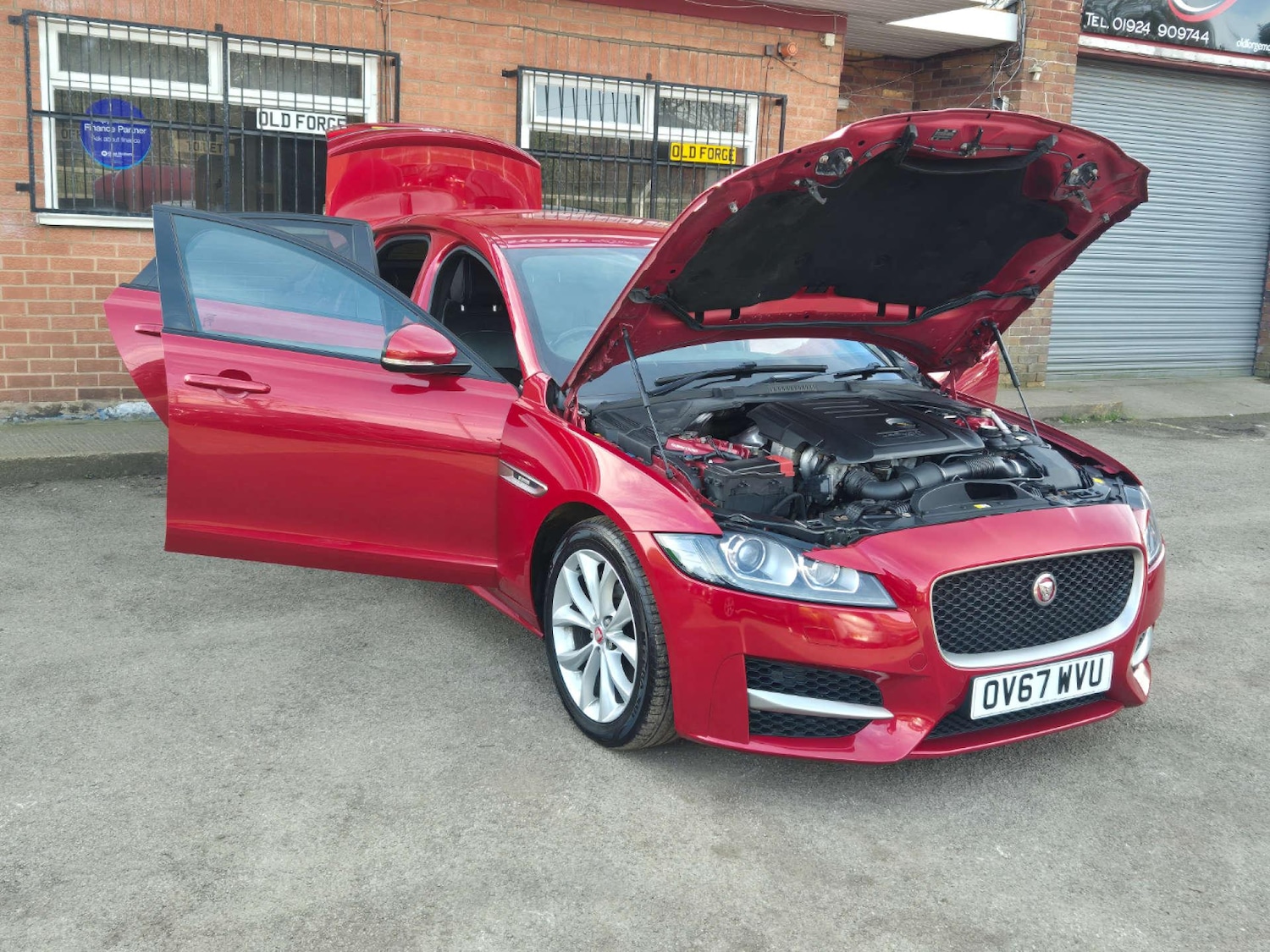Used Jaguar XF 2017 for sale - 76780621: Photo 11