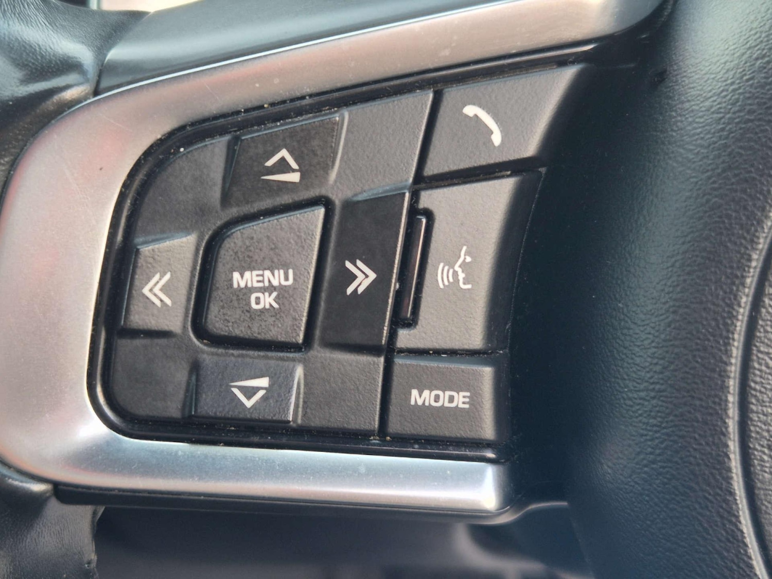 Used Jaguar XF 2017 for sale - 76780621: Photo 45