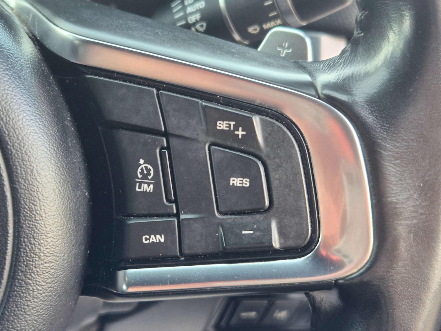 Used Jaguar XF 2017 for sale - 76780621: Photo 47