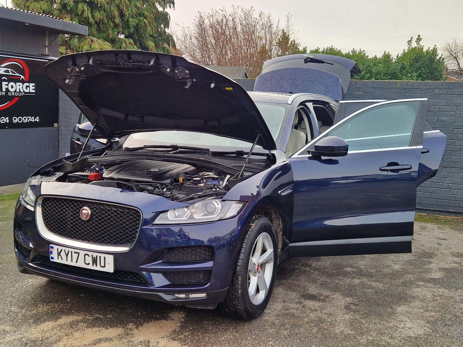 Used Jaguar F-Pace 2017 for sale - 77155520: Photo 14