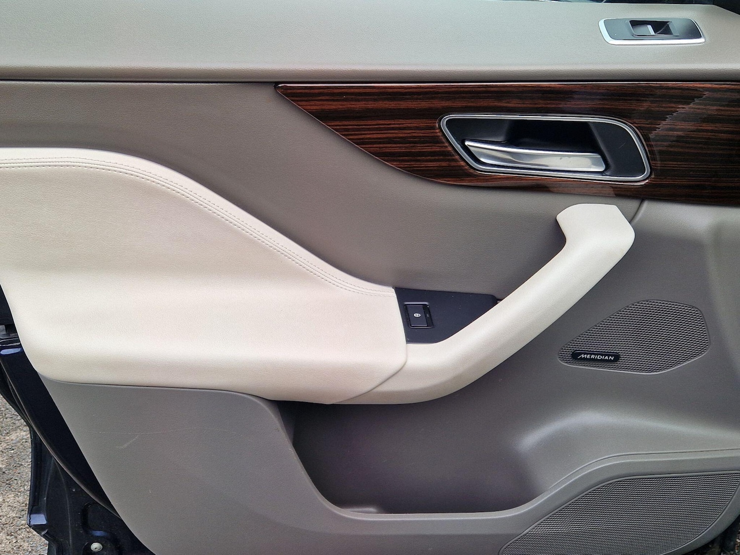 Used Jaguar F-Pace 2017 for sale - 77155520: Photo 37