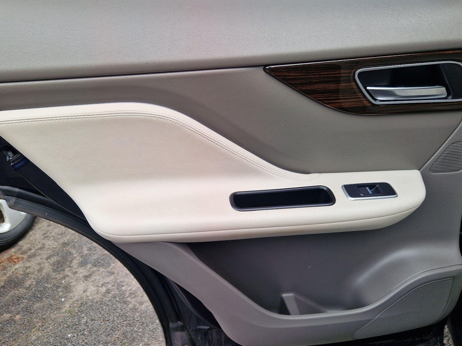 Used Jaguar F-Pace 2017 for sale - 77155520: Photo 40