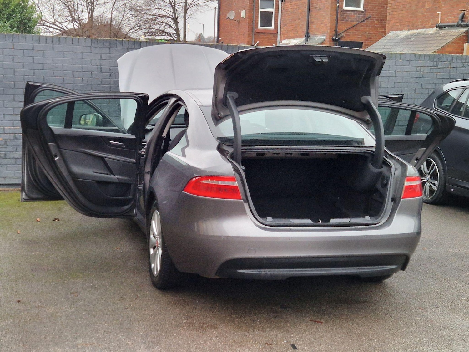 Used Jaguar XE 2017 for sale - 77306242: Photo 15