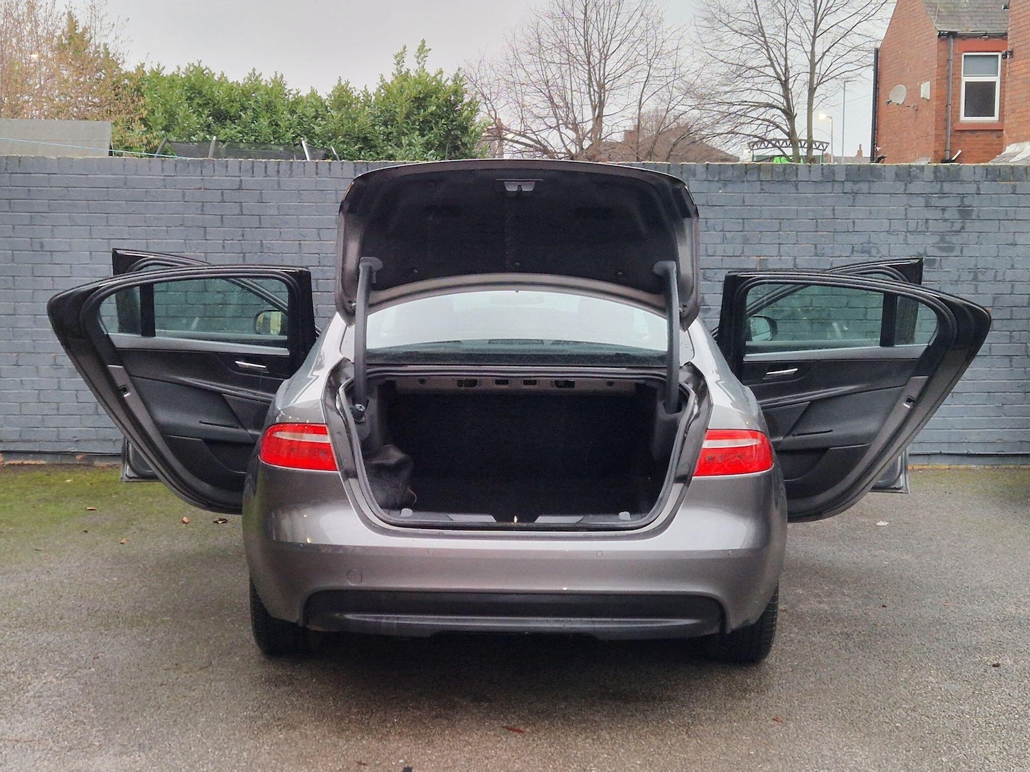 Used Jaguar XE 2017 for sale - 77306242: Photo 16