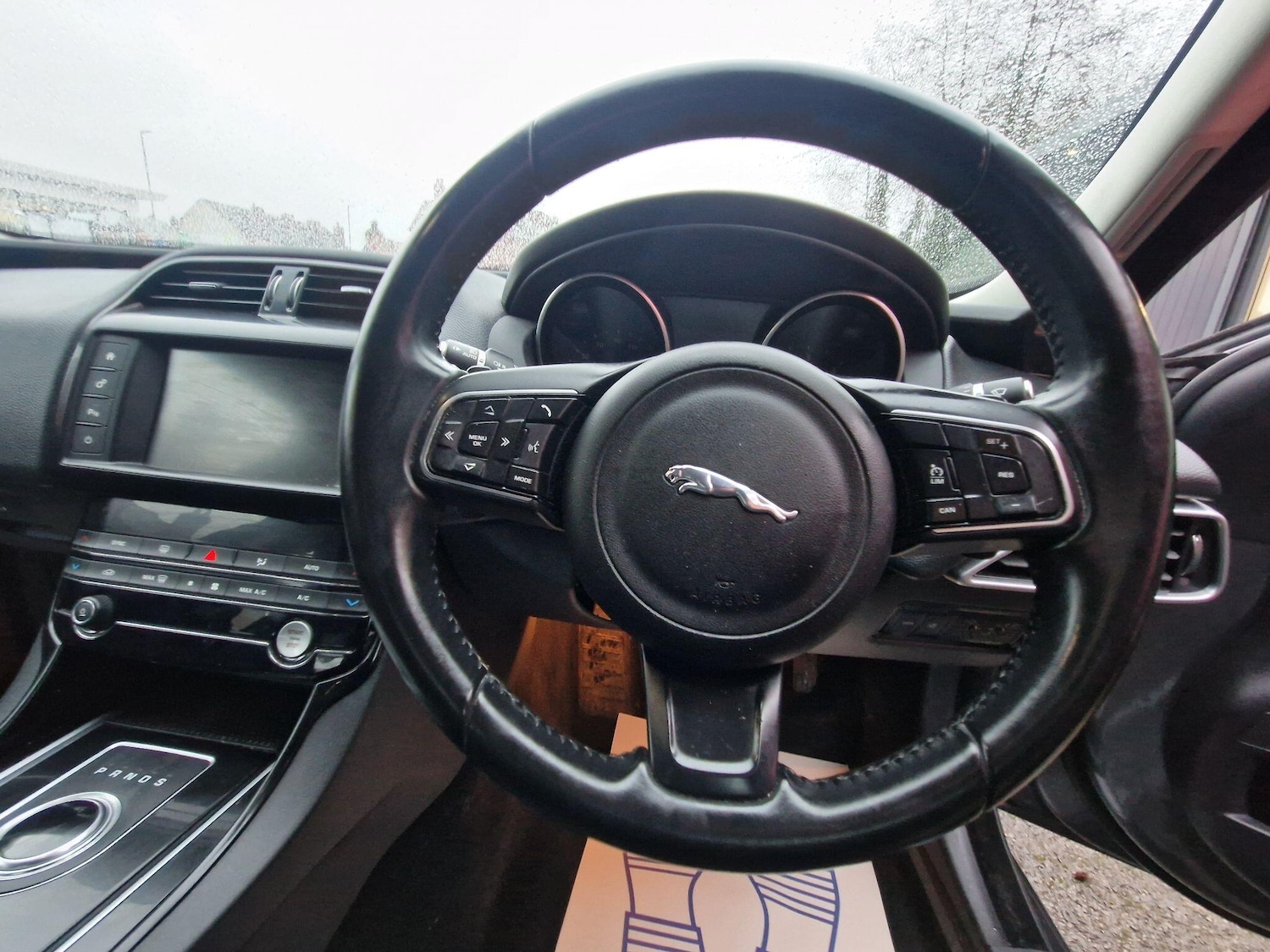 Used Jaguar XE 2017 for sale - 77306242: Photo 40