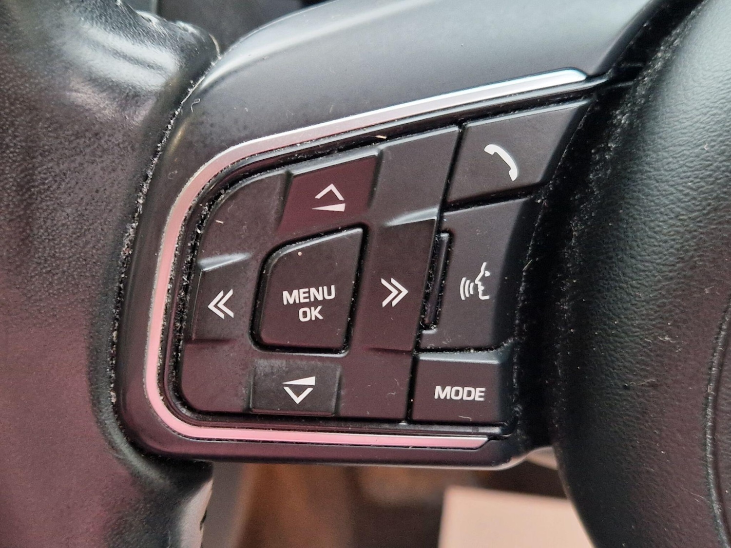 Used Jaguar XE 2017 for sale - 77306242: Photo 43