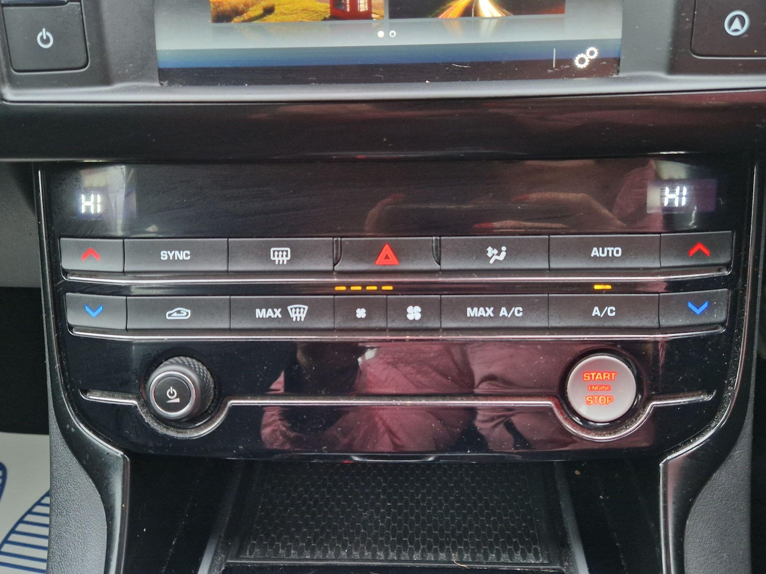 Used Jaguar XE 2017 for sale - 77306242: Photo 46