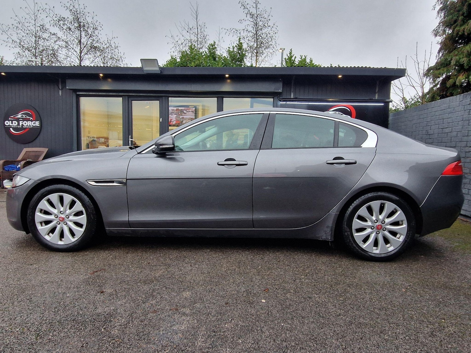 Used Jaguar XE 2017 for sale - 77306242: Photo 6