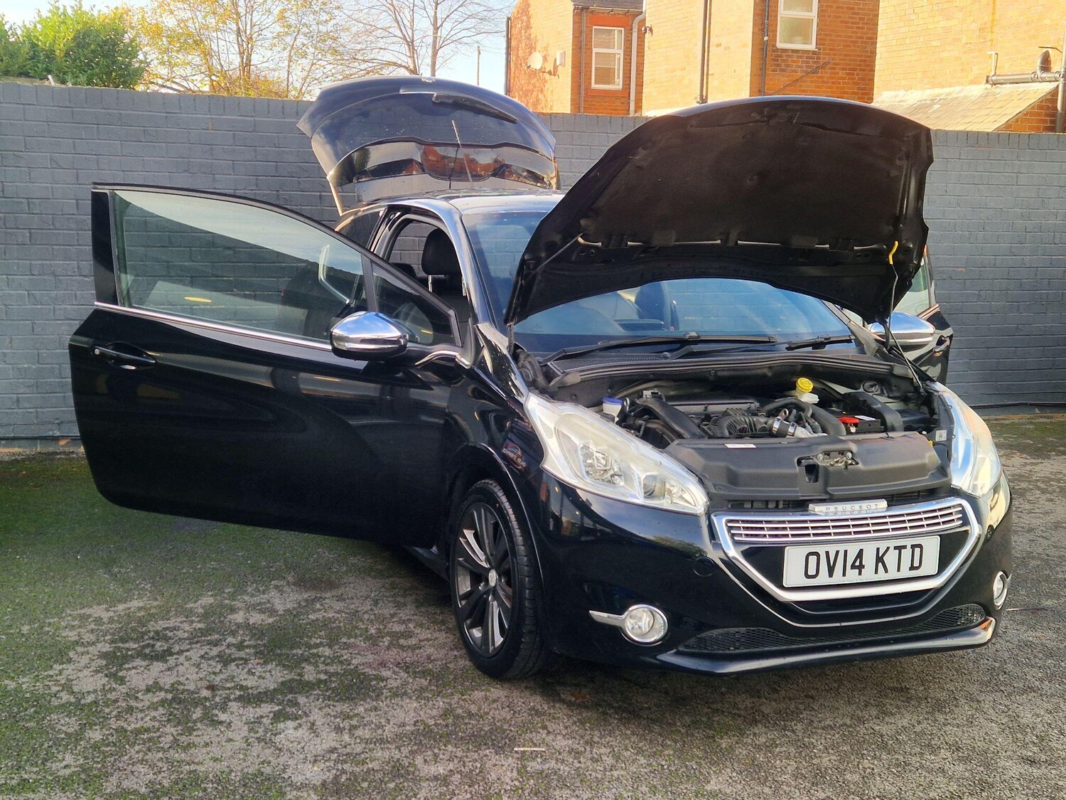 Used Peugeot 208 2014 for sale - 76781211: Photo 11