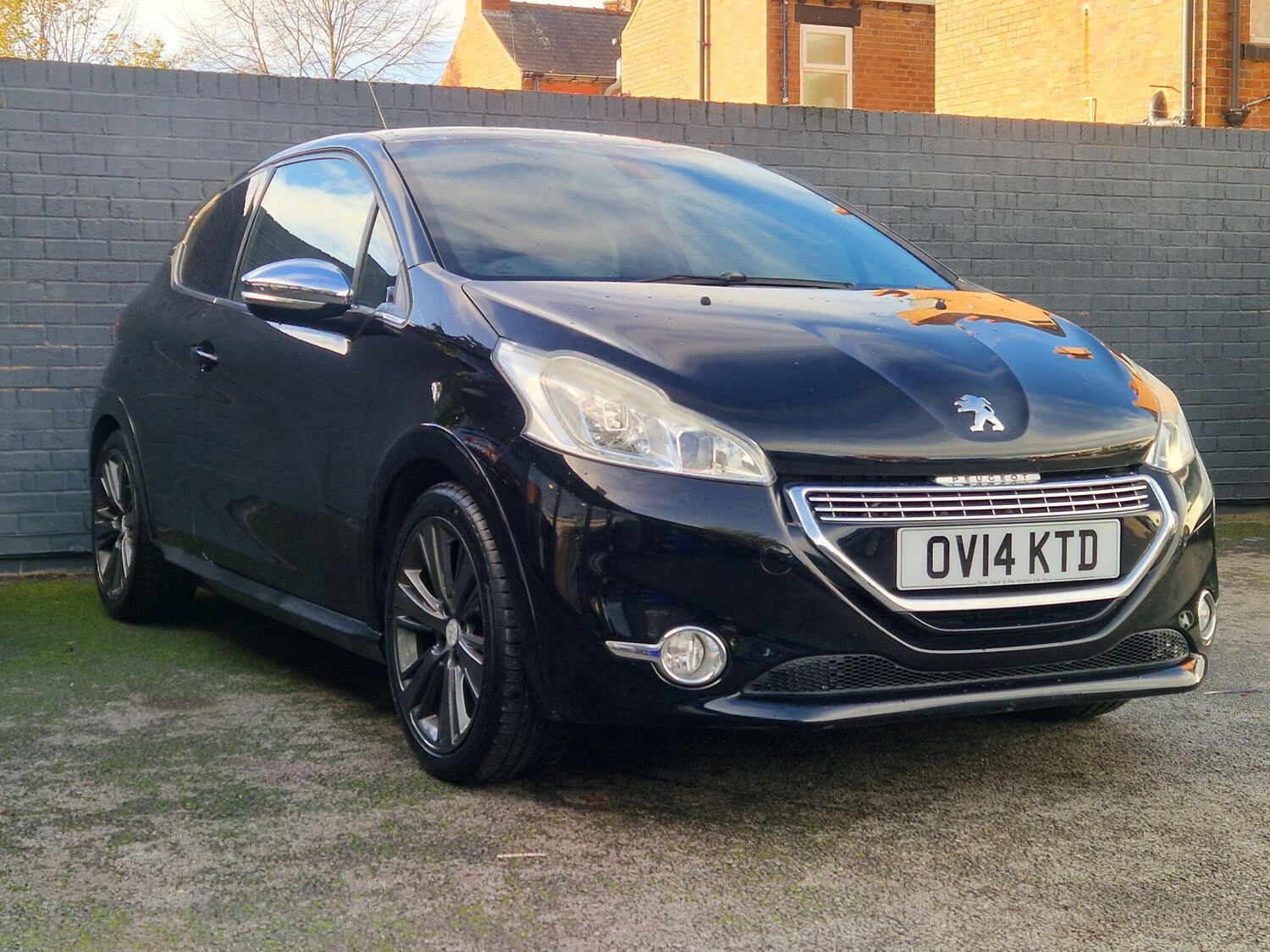 Used Peugeot 208 2014 for sale - 76781211: Photo 15