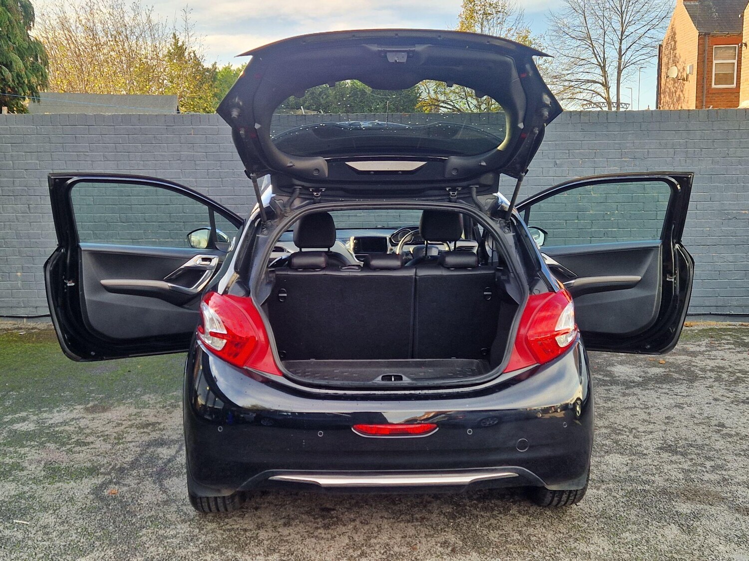 Used Peugeot 208 2014 for sale - 76781211: Photo 19