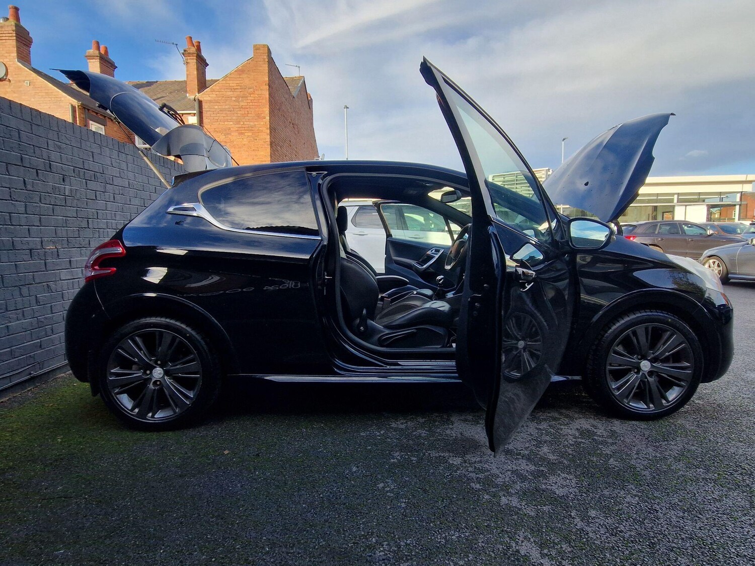 Used Peugeot 208 2014 for sale - 76781211: Photo 21