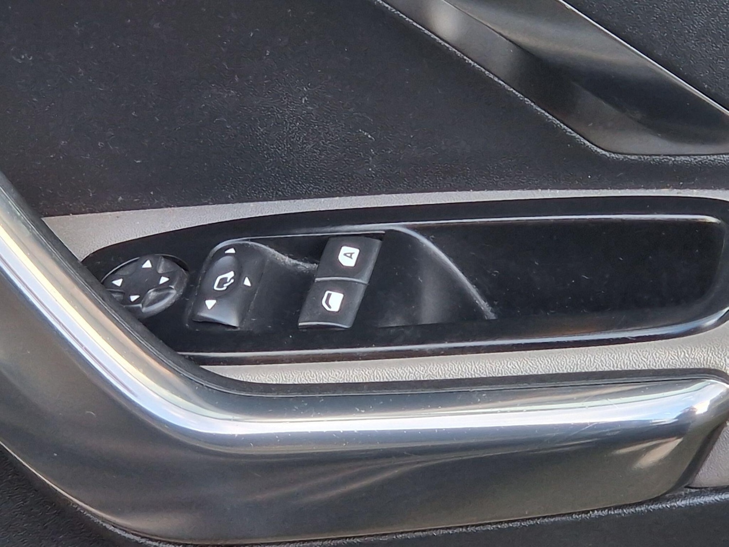 Used Peugeot 208 2014 for sale - 76781211: Photo 31