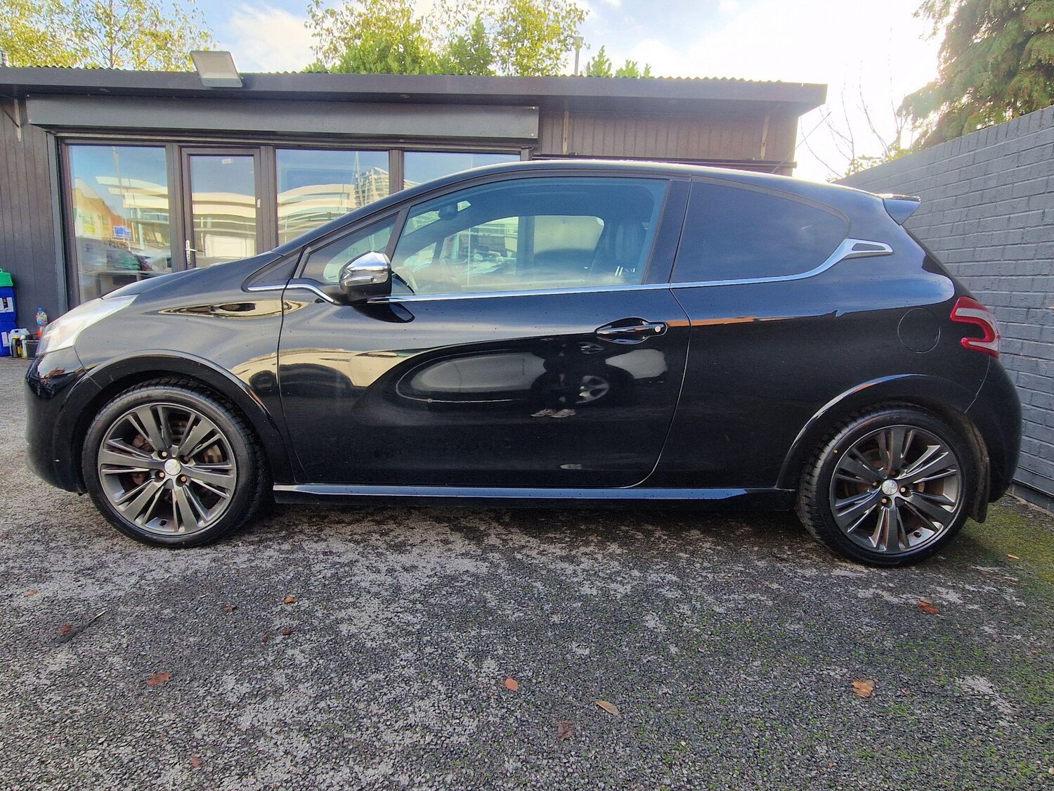 Used Peugeot 208 2014 for sale - 76781211: Photo 6