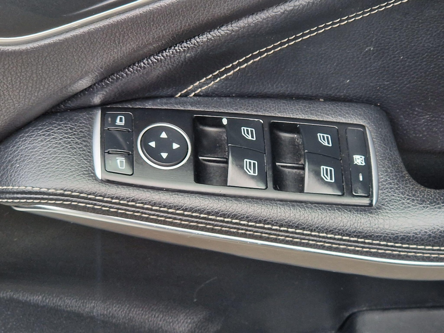 Used Mercedes-Benz A-Class 2015 for sale - 77352049: Photo 32