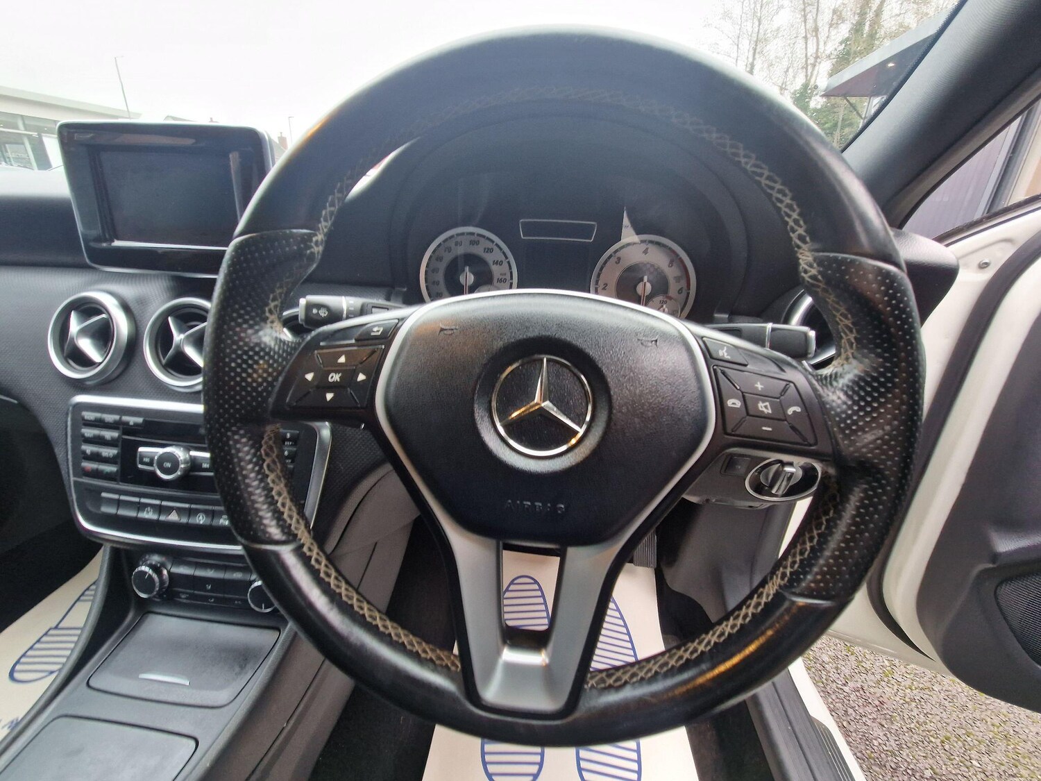 Used Mercedes-Benz A-Class 2015 for sale - 77352049: Photo 45