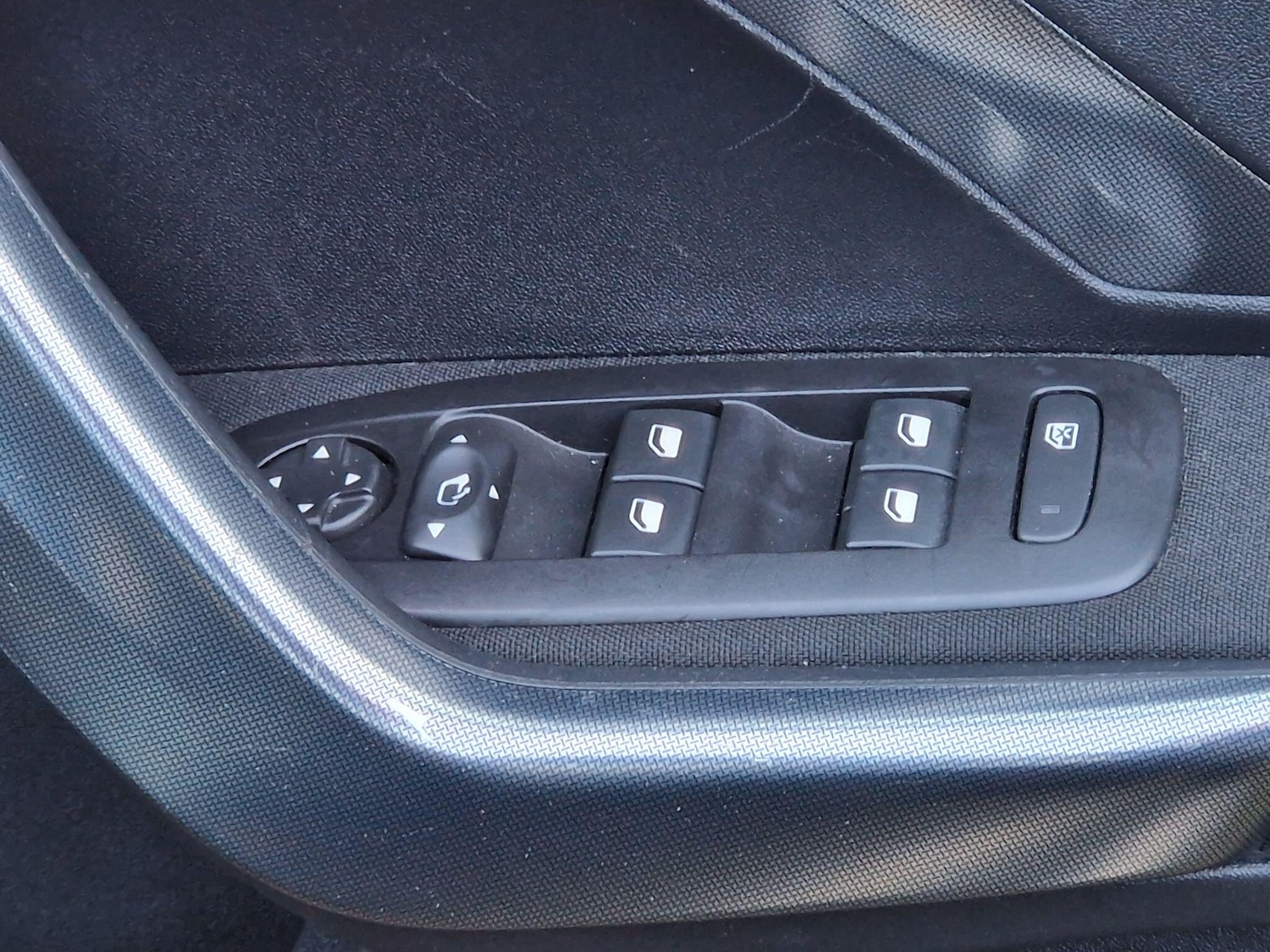 Used Peugeot 2008 2018 for sale - 77229621: Photo 32