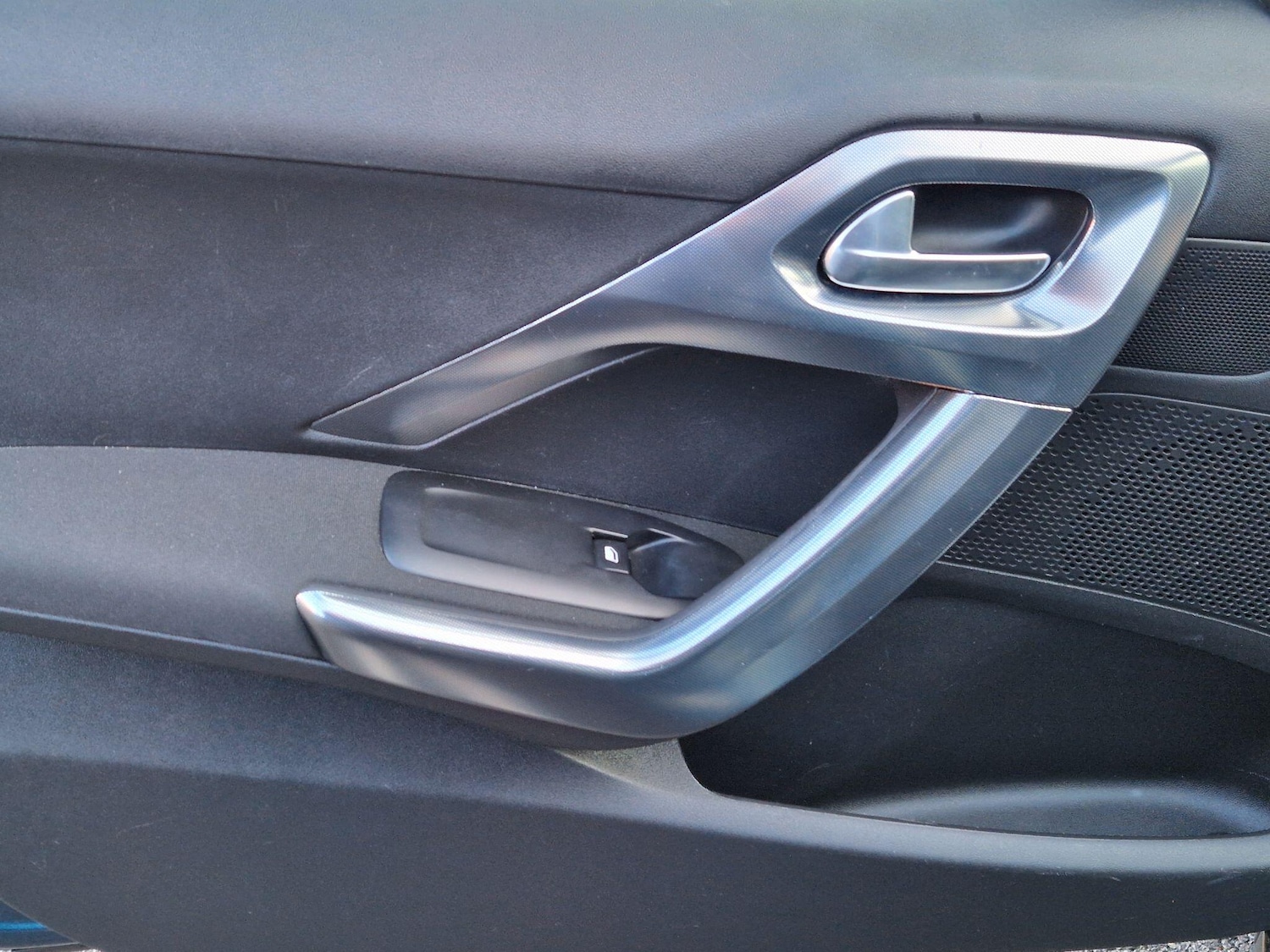 Used Peugeot 2008 2018 for sale - 77229621: Photo 38